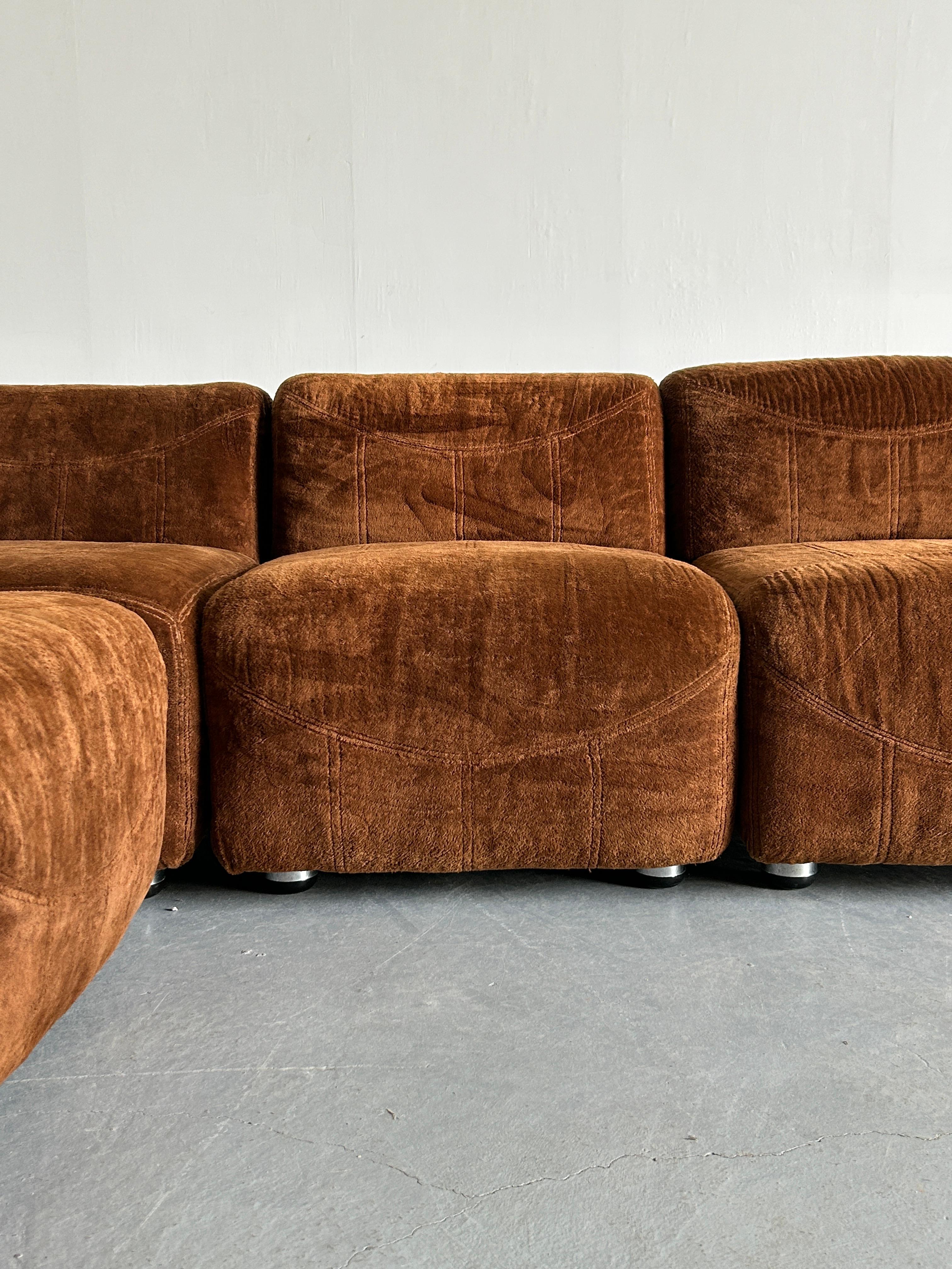 Mid-Century Modern Modular Corner Sofa Brown Velvet Fabric, 1970s Italy 7
