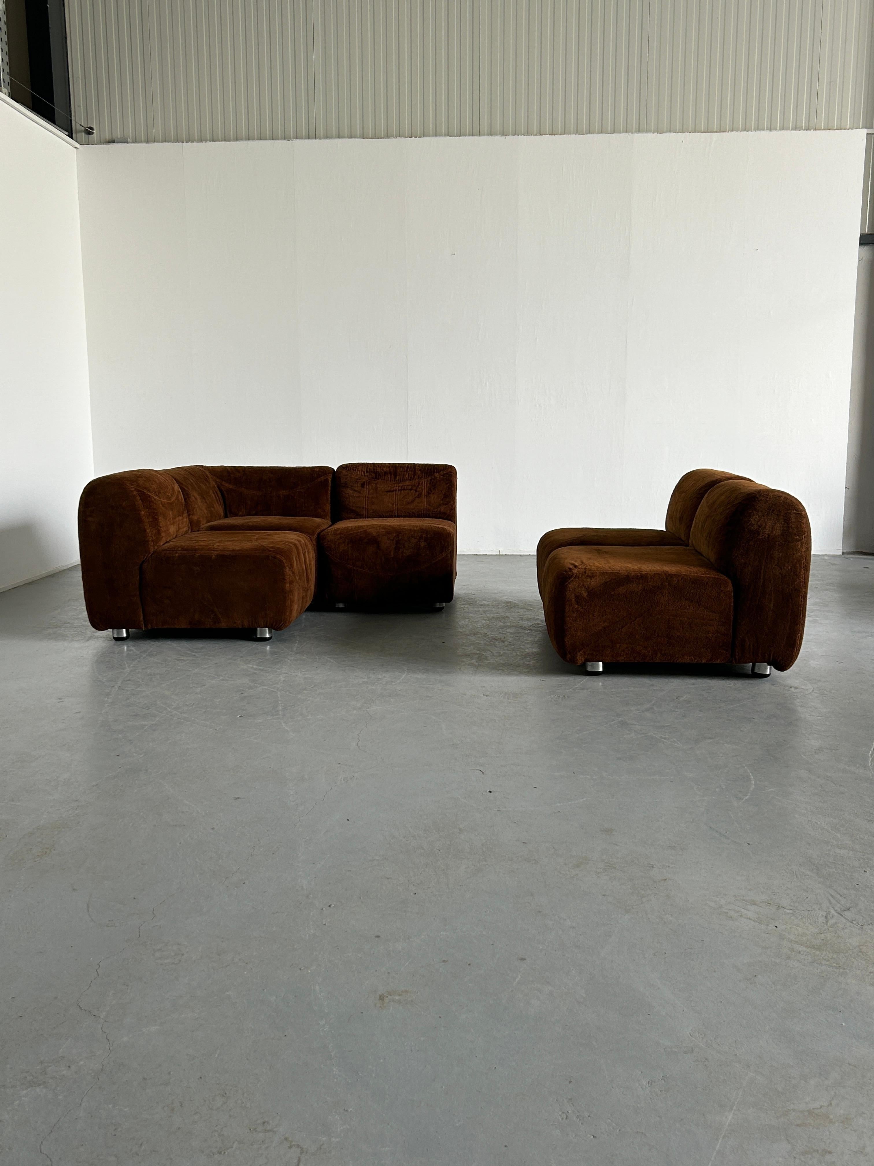 Mid-Century Modern Modular Corner Sofa Brown Velvet Fabric, 1970s Italy 1