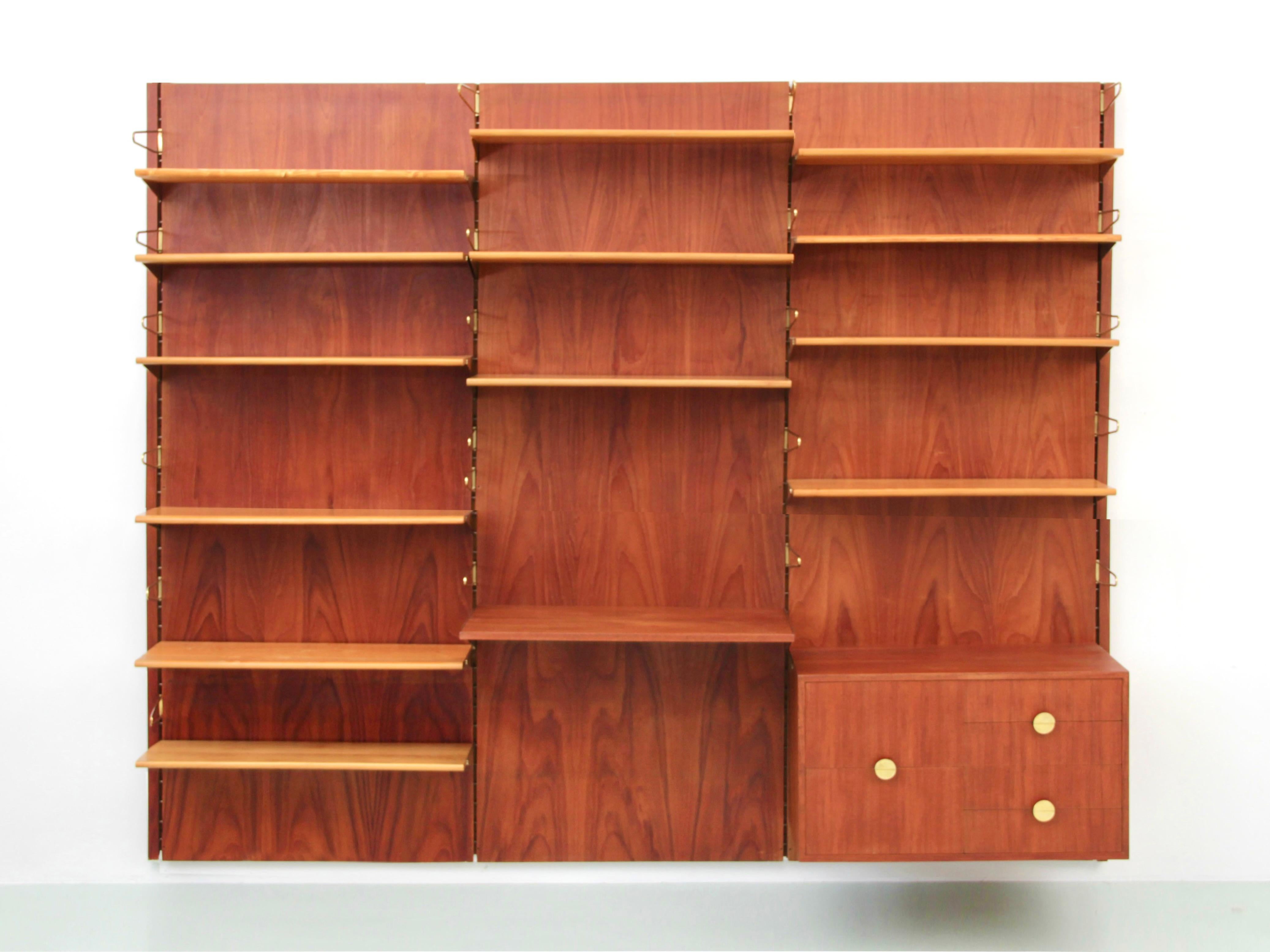 Sistema di scaffalature modulari BO71 in teak di Finn Juhls, stile metà secolo moderno in vendita 11