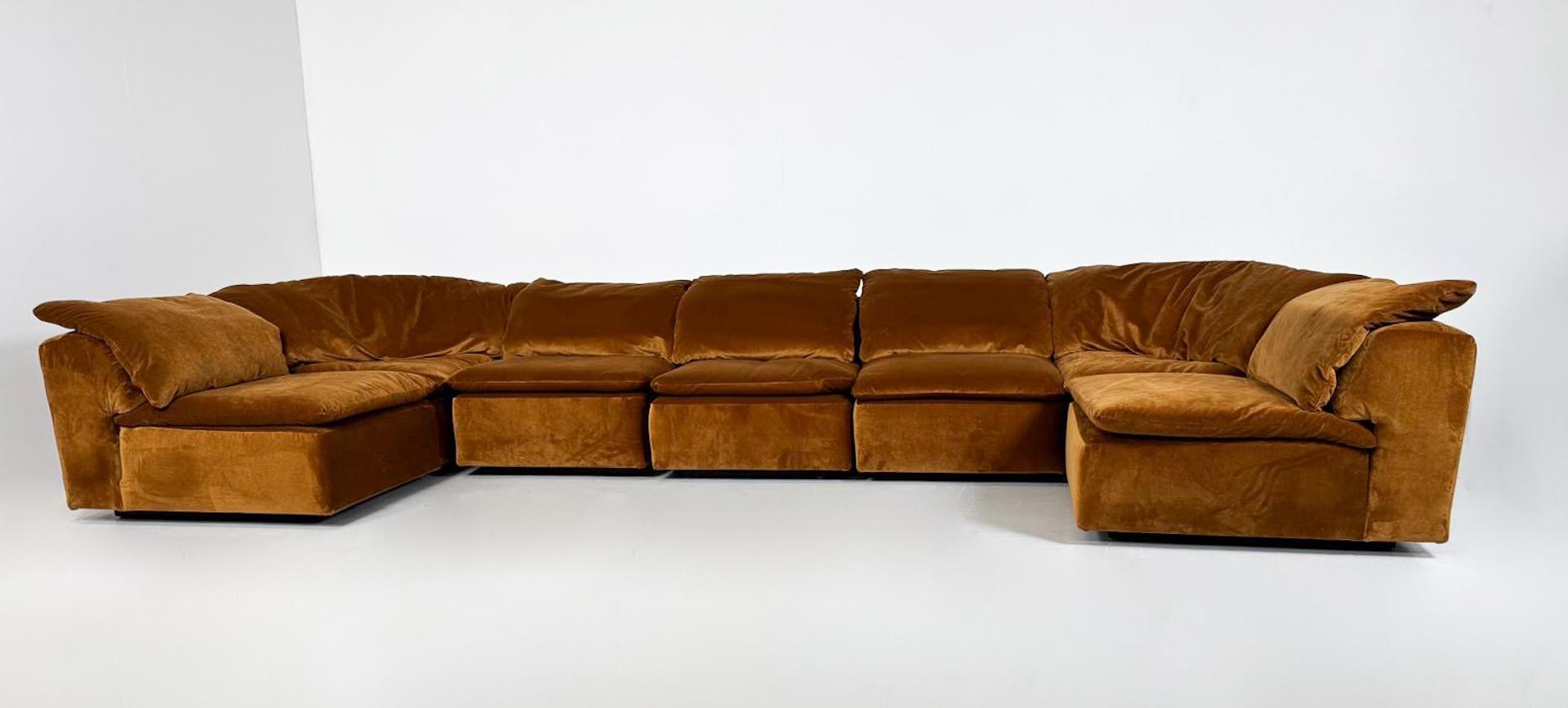 Mid-20th Century Mid-Century Modern Modular Sofa, Italy 1960s - New Upholstery For Sale