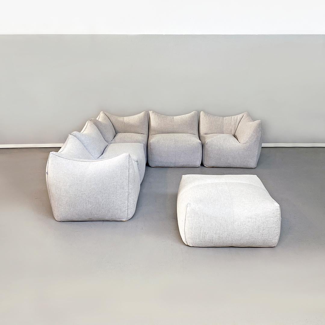 Italian Mid-Century Modern modular sofa mod. Le bambole by Mario Bellini for B&B, 1972
Modular sofa of Le Bambole series, made with a steel structure and cold foam padding, with new padding and covered in white cotton with gray points.
Drawing by
