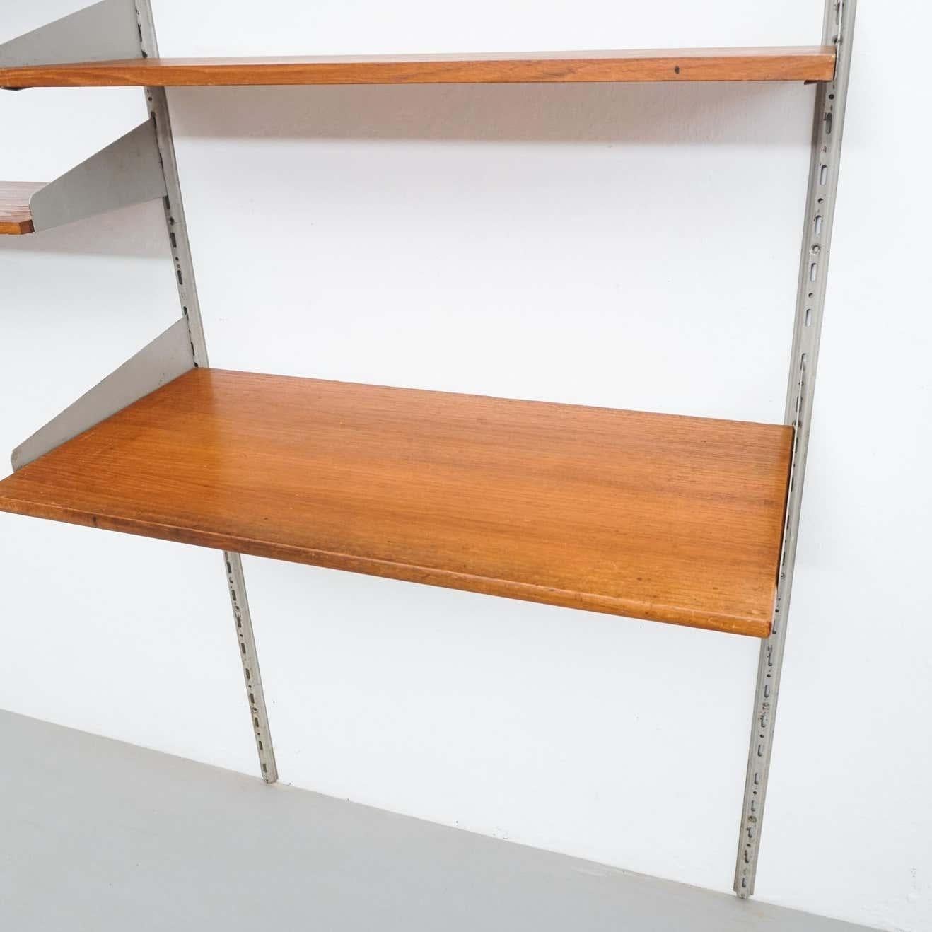 Estante modular de madera y metal moderno de mediados de siglo, hacia 1960 en venta 4