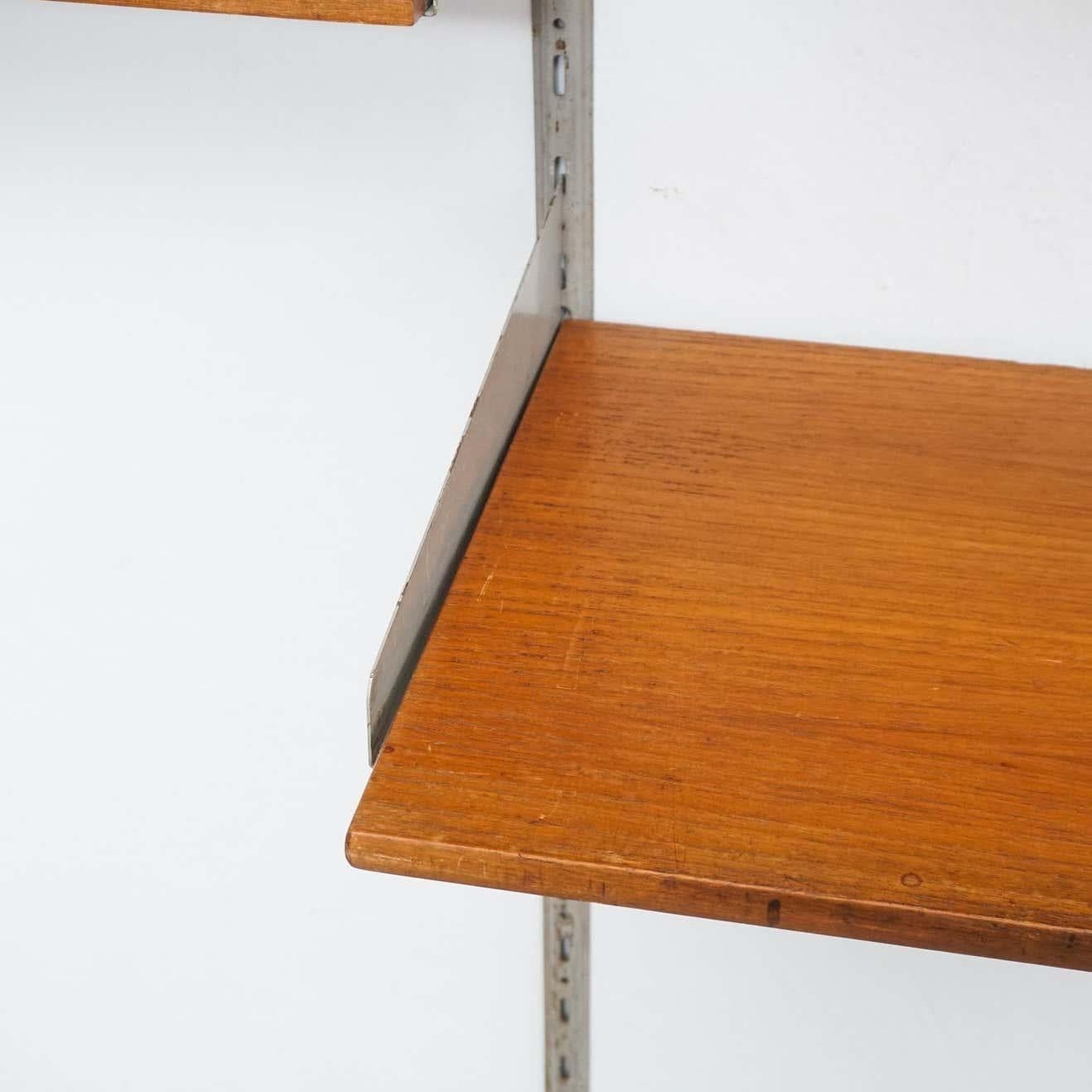 Estante modular de madera y metal moderno de mediados de siglo, hacia 1960 en venta 8