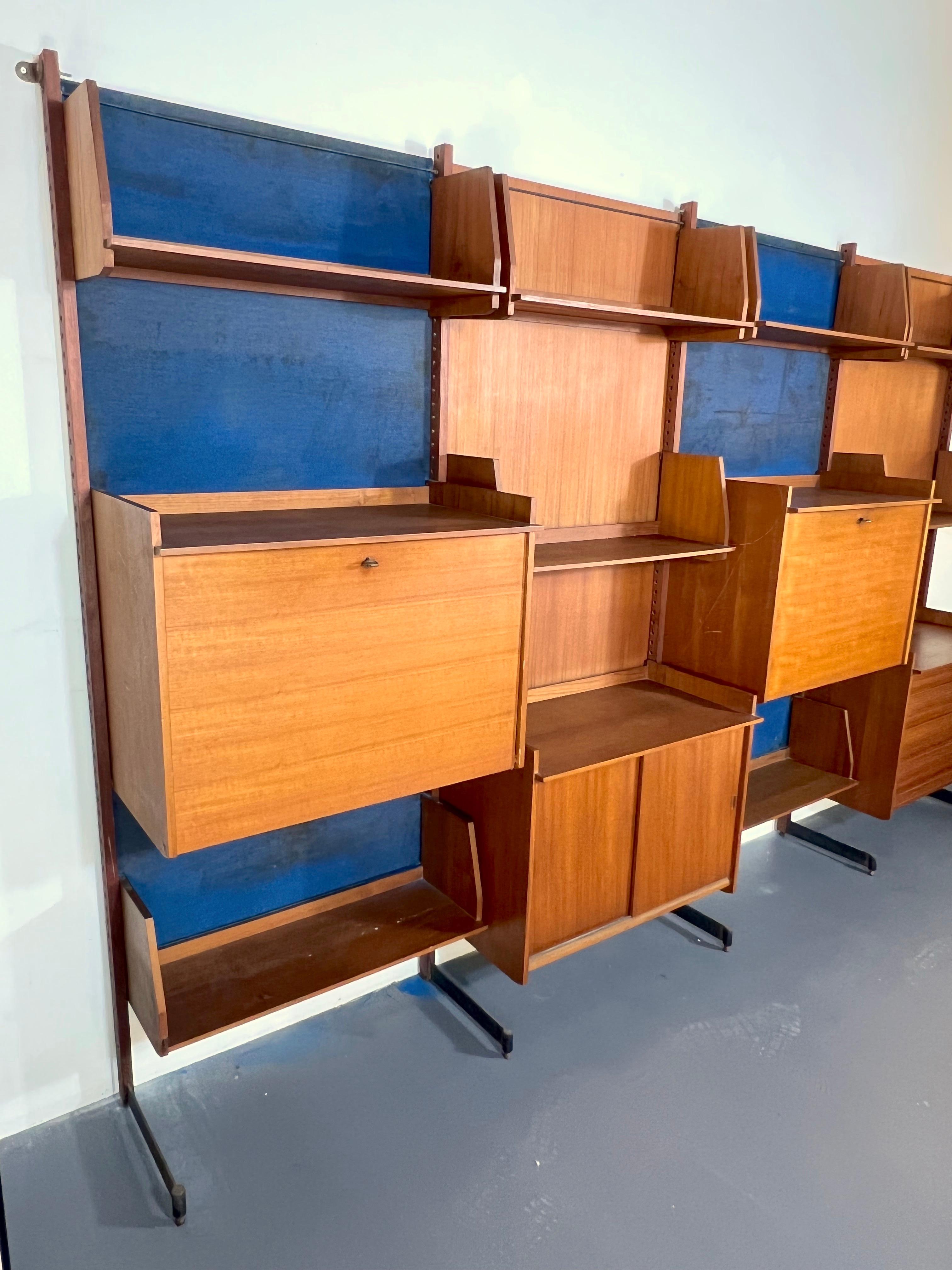 Mid-Century Modern Modular Wood Bookcase from 50s For Sale 1