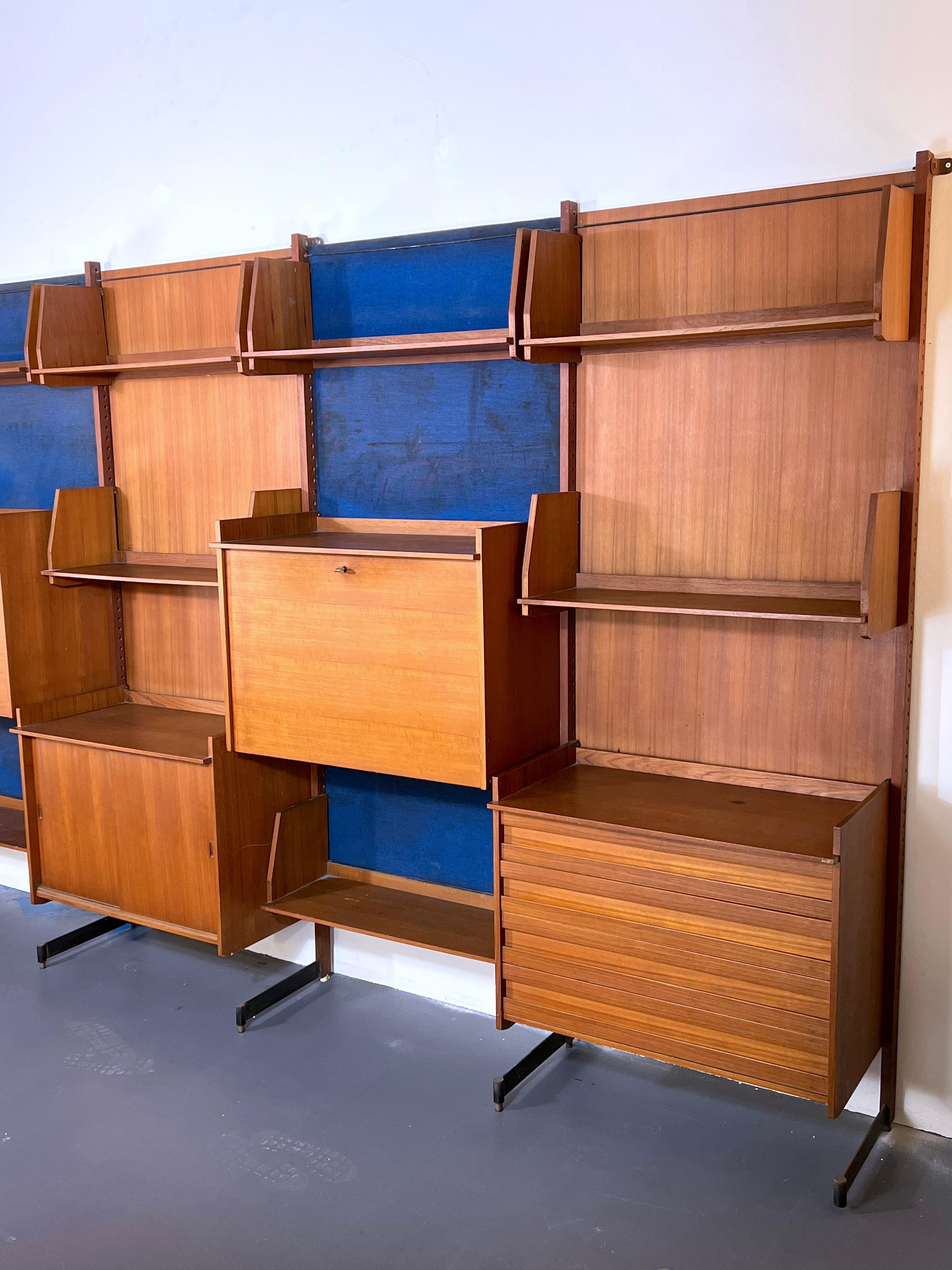 Laiton Bibliothèque modulaire en bois The Modernity des années 50 en vente