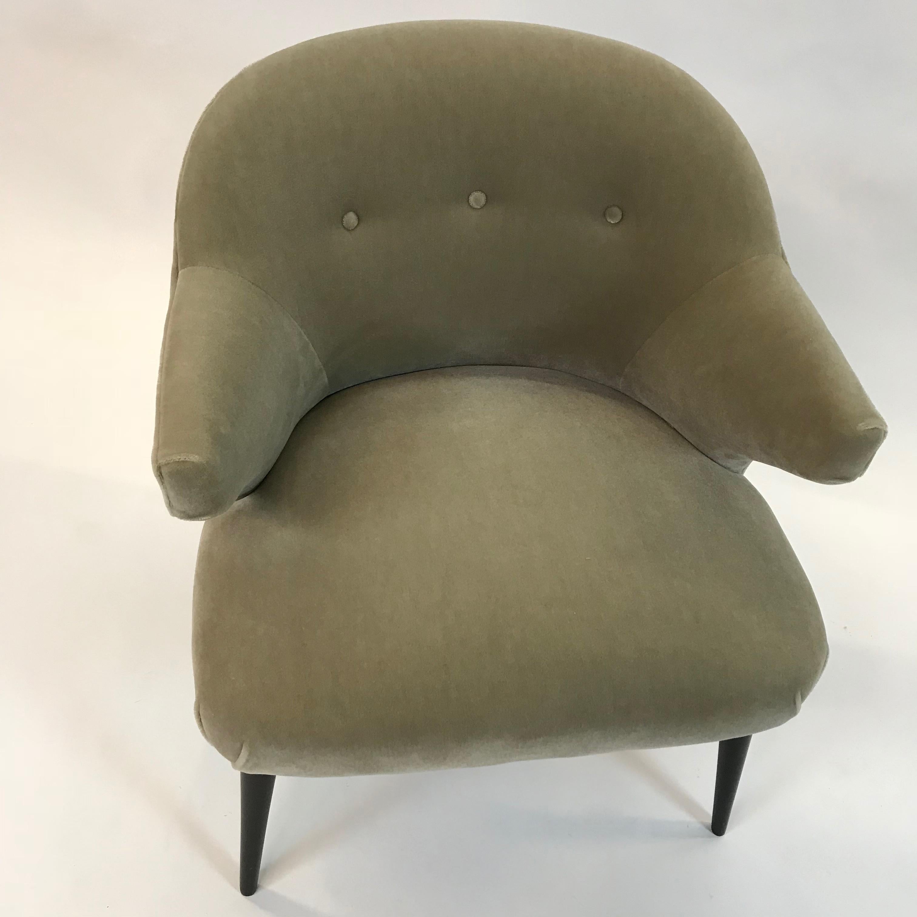 Mid-Century Modern Mohair Wing Armchair In Excellent Condition In Brooklyn, NY