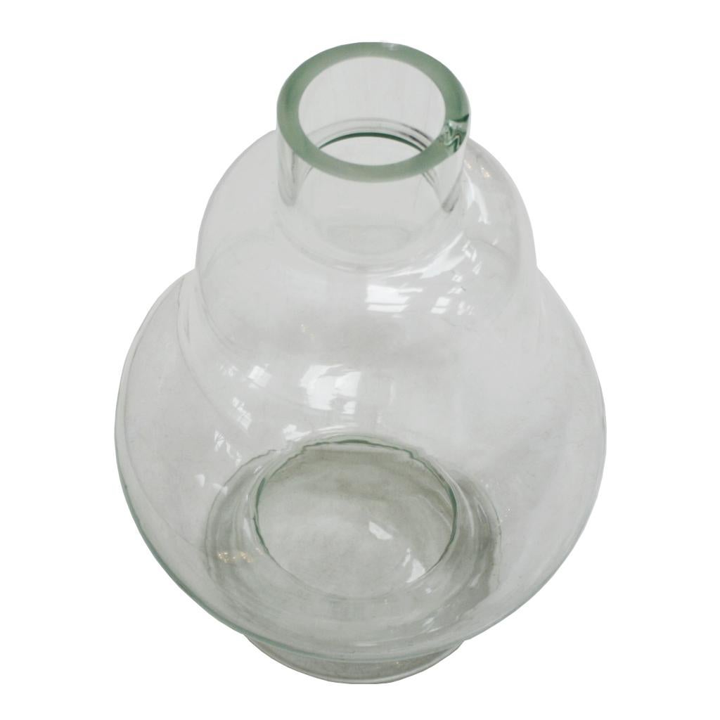 Mid-Century Modern Vase en verre moulé français moderne du milieu du siècle dernier en vente