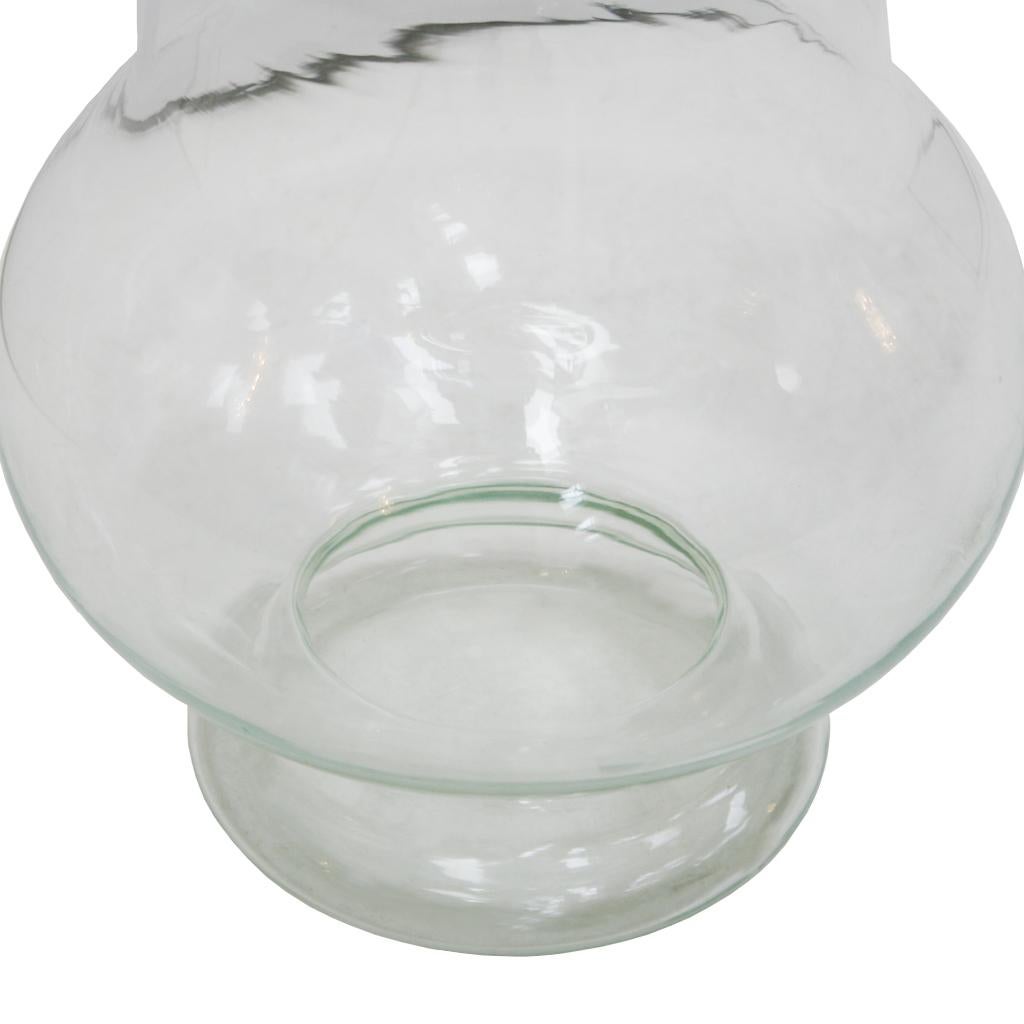 20ième siècle Vase en verre moulé français moderne du milieu du siècle dernier en vente