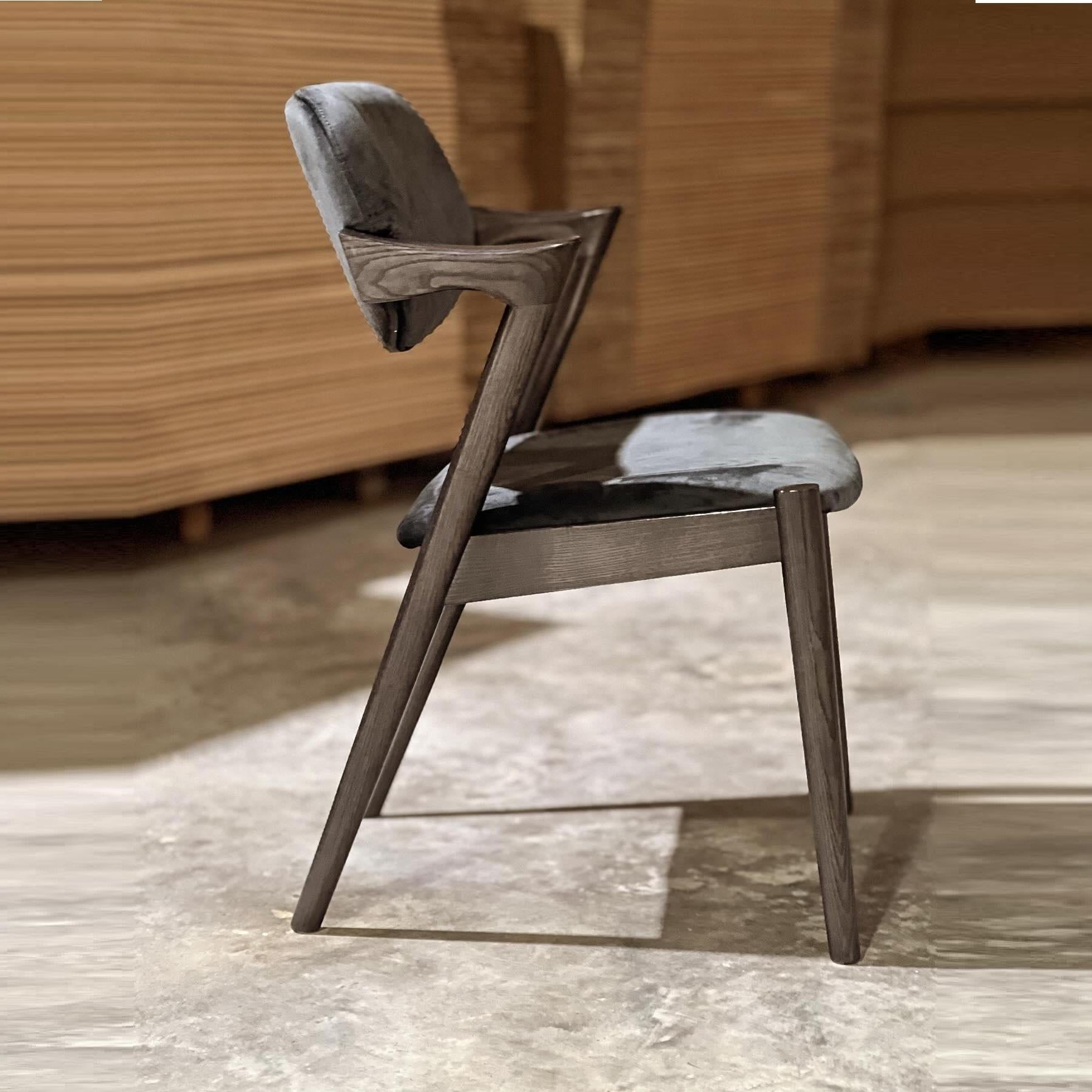 Contemporary Mid-Century Modern Monochromatic Blue Lacquer & Velvet Dining Armchair For Sale
