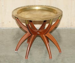 MID CENTURY MODERN MOROCCAN BRASS TRAY TABLE WITH TEAK FOLDING BASe