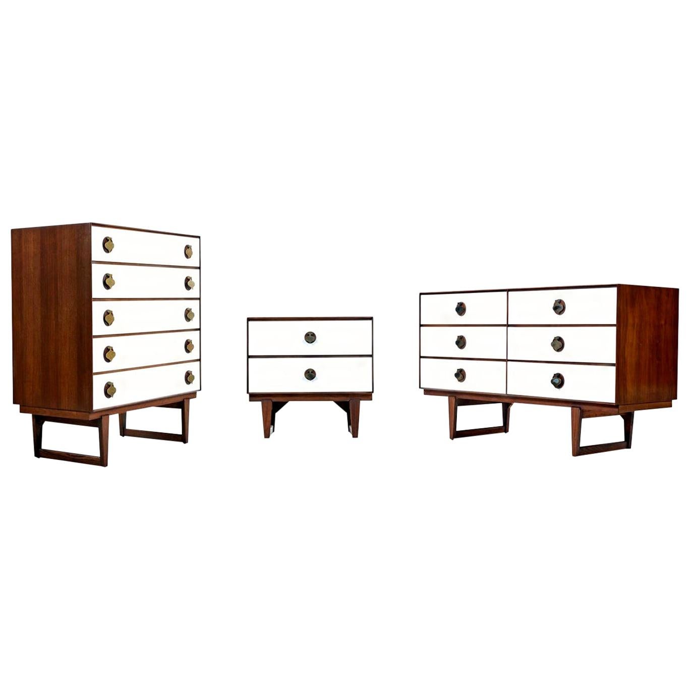 Mid-Century Modern Moroccan Style Brass Spade Pull Bedroom Set by Stanley