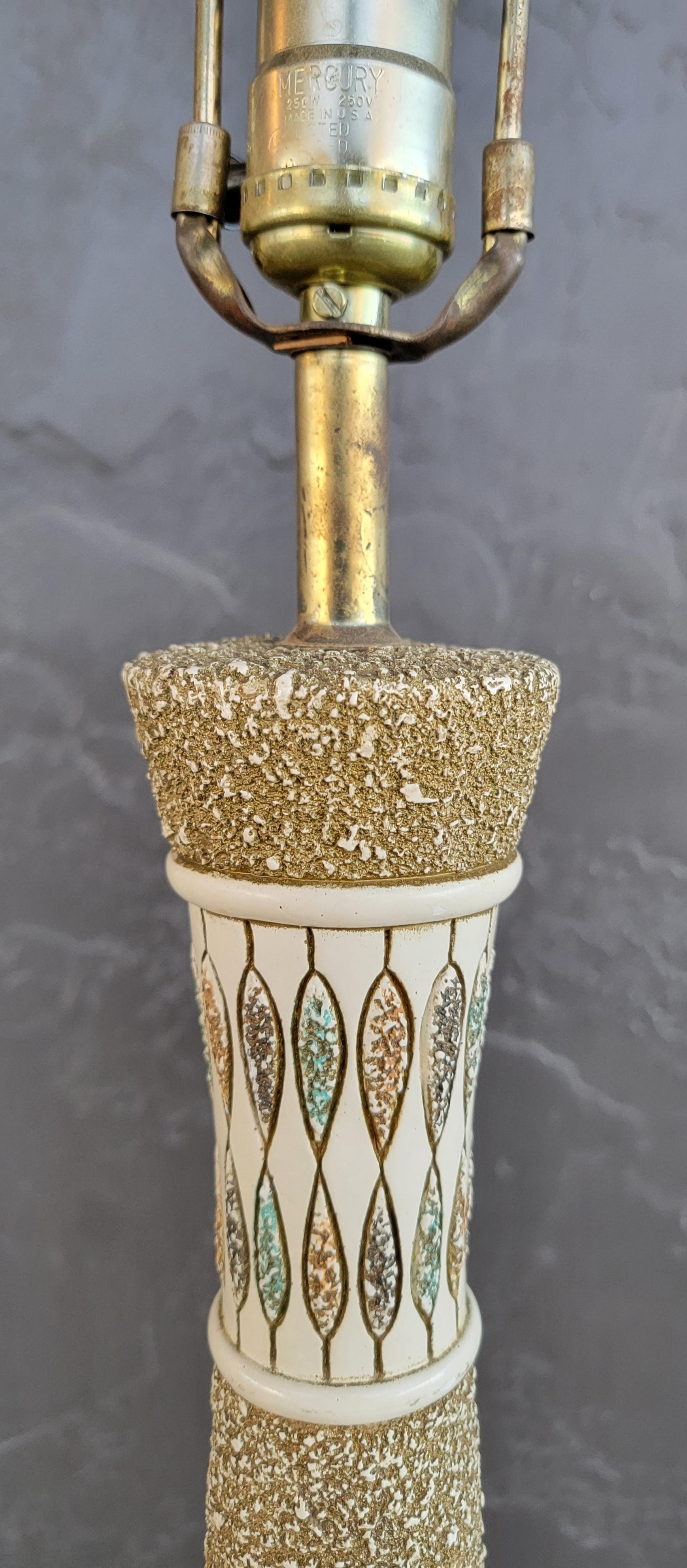 Mid-Century Modern Moroccan Style Table Lamp Moderno de mediados de siglo en venta
