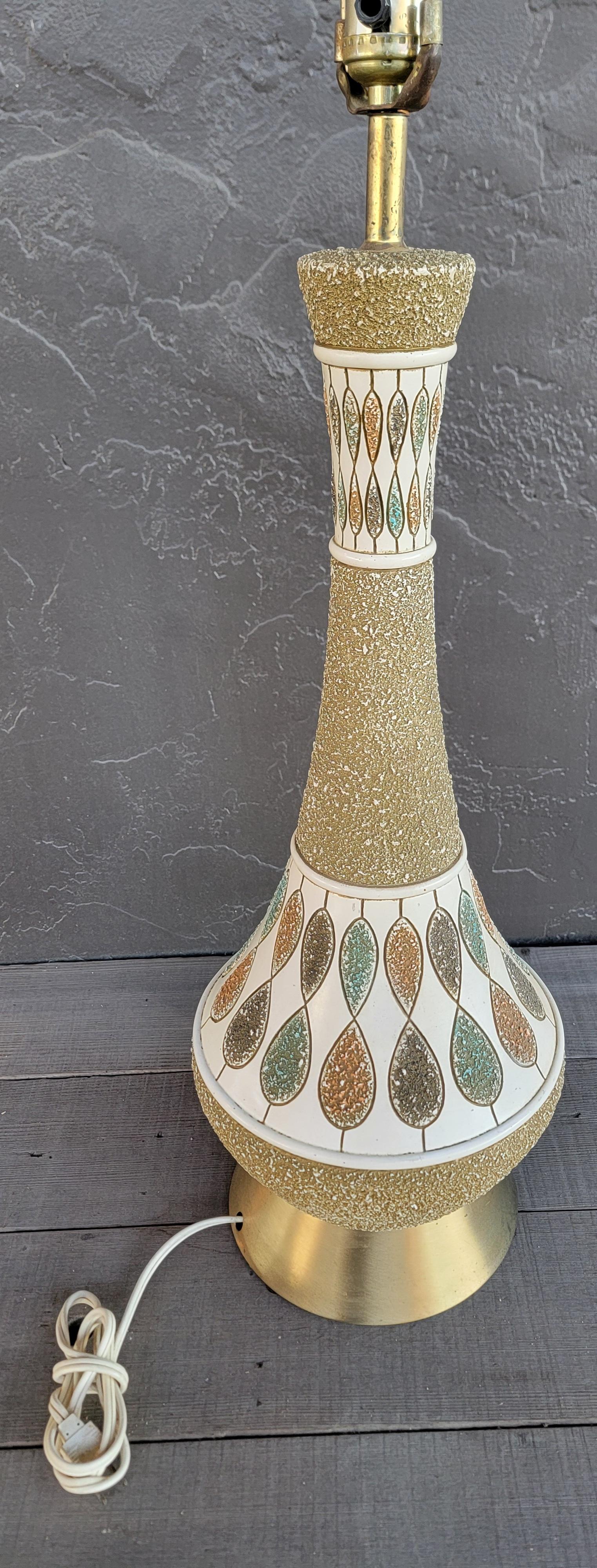 Mid-Century Modern Moroccan Style Table Lamp en Bueno estado para la venta en Fulton, CA