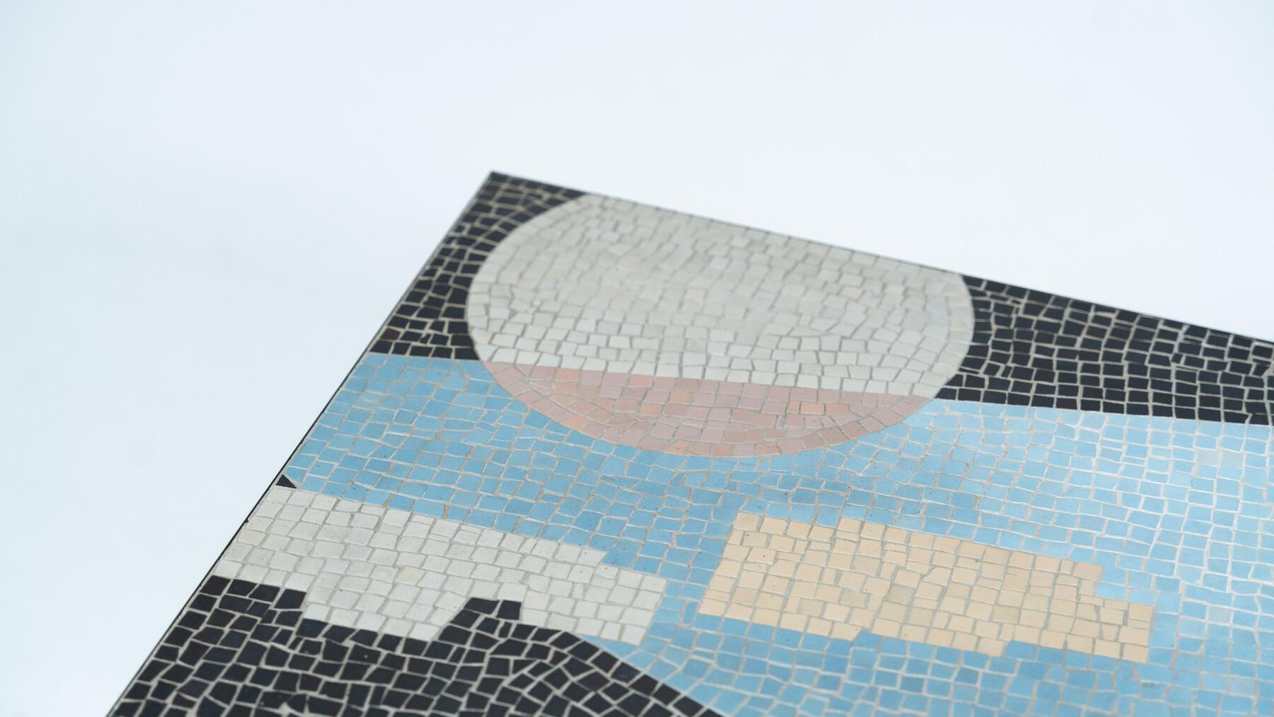 Table d'appoint en mosaïque moderne du milieu du siècle, 1970 Bon état - En vente à Brussels, BE