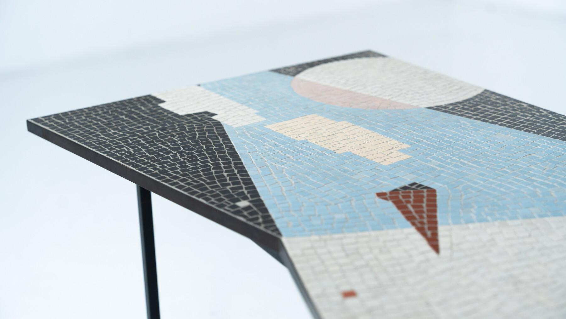 Table d'appoint en mosaïque moderne du milieu du siècle, 1970 en vente 2
