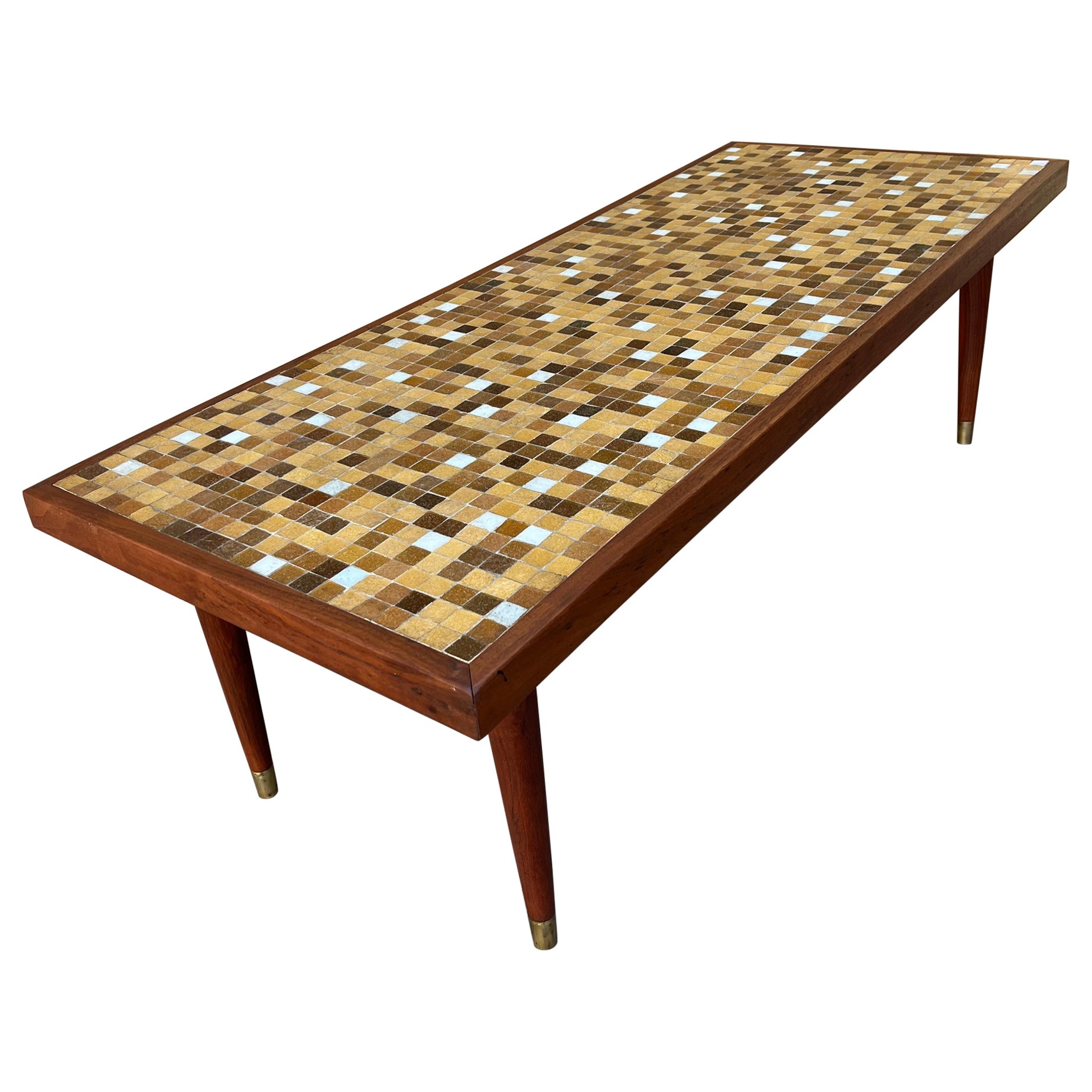 Mesa de centro con tapa de mosaico moderna de mediados de siglo. Alrededor de 1960