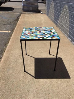 Beistelltisch im Mid-Century-Modern-Stil mit Mosaikmuster im Woodard-Stil, CIRCA 1955