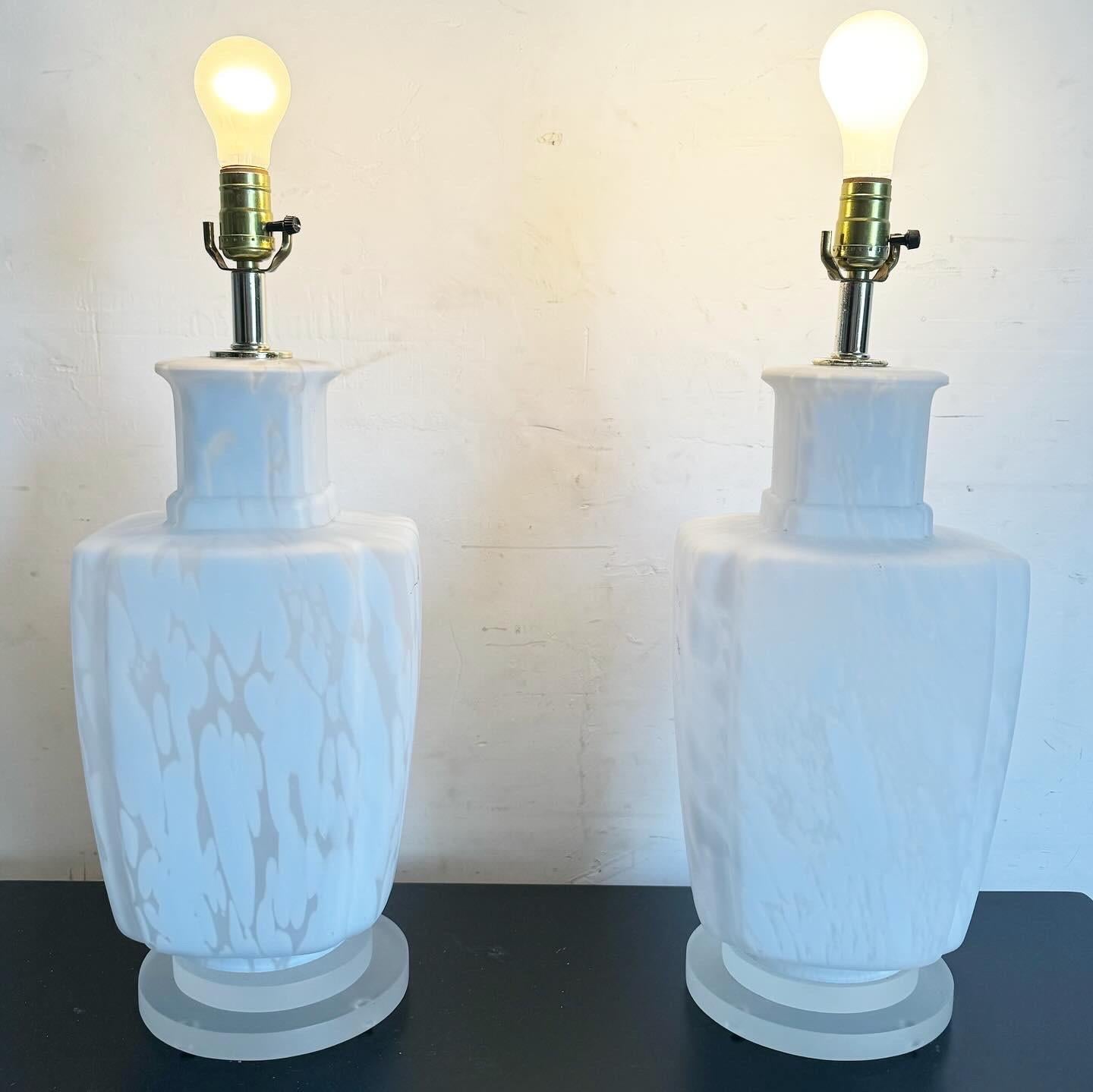 Paire de lampes de bureau de style Murano mi-siècle moderne en verre tacheté en vente 1