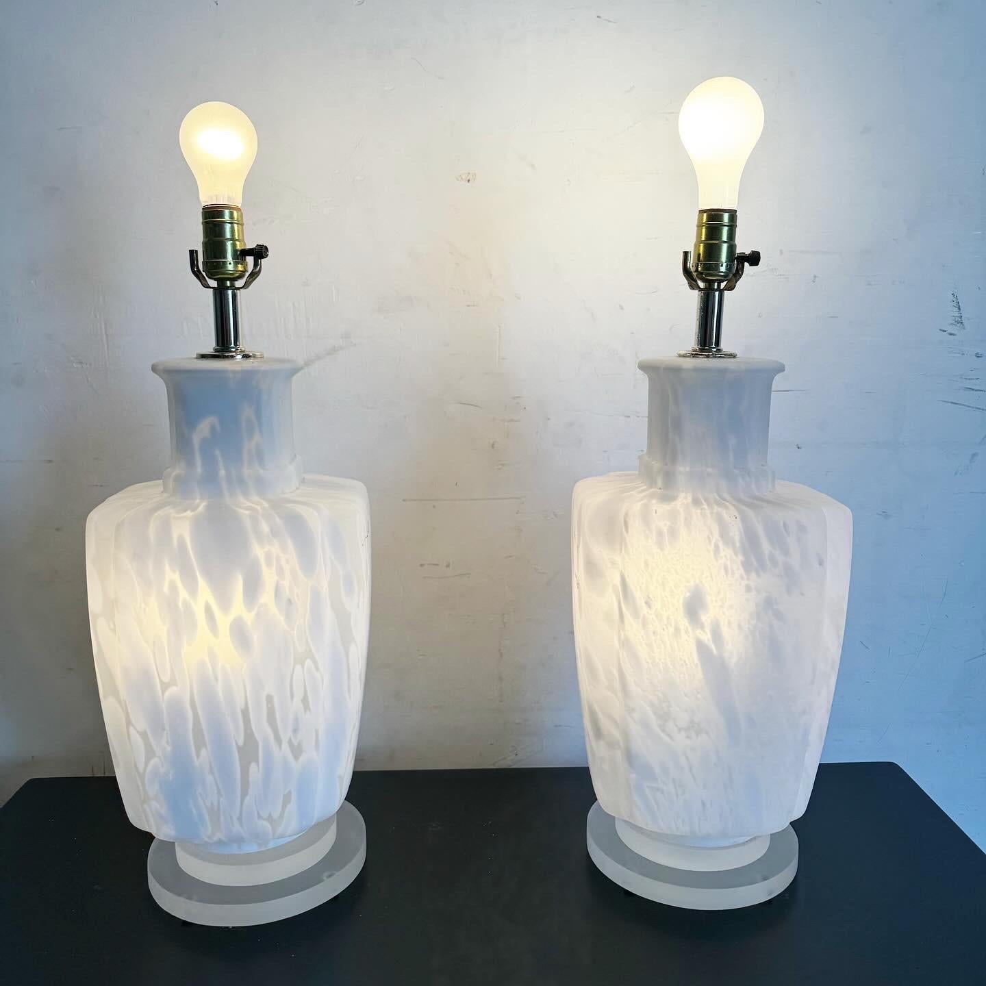 Paire de lampes de bureau de style Murano mi-siècle moderne en verre tacheté en vente 2