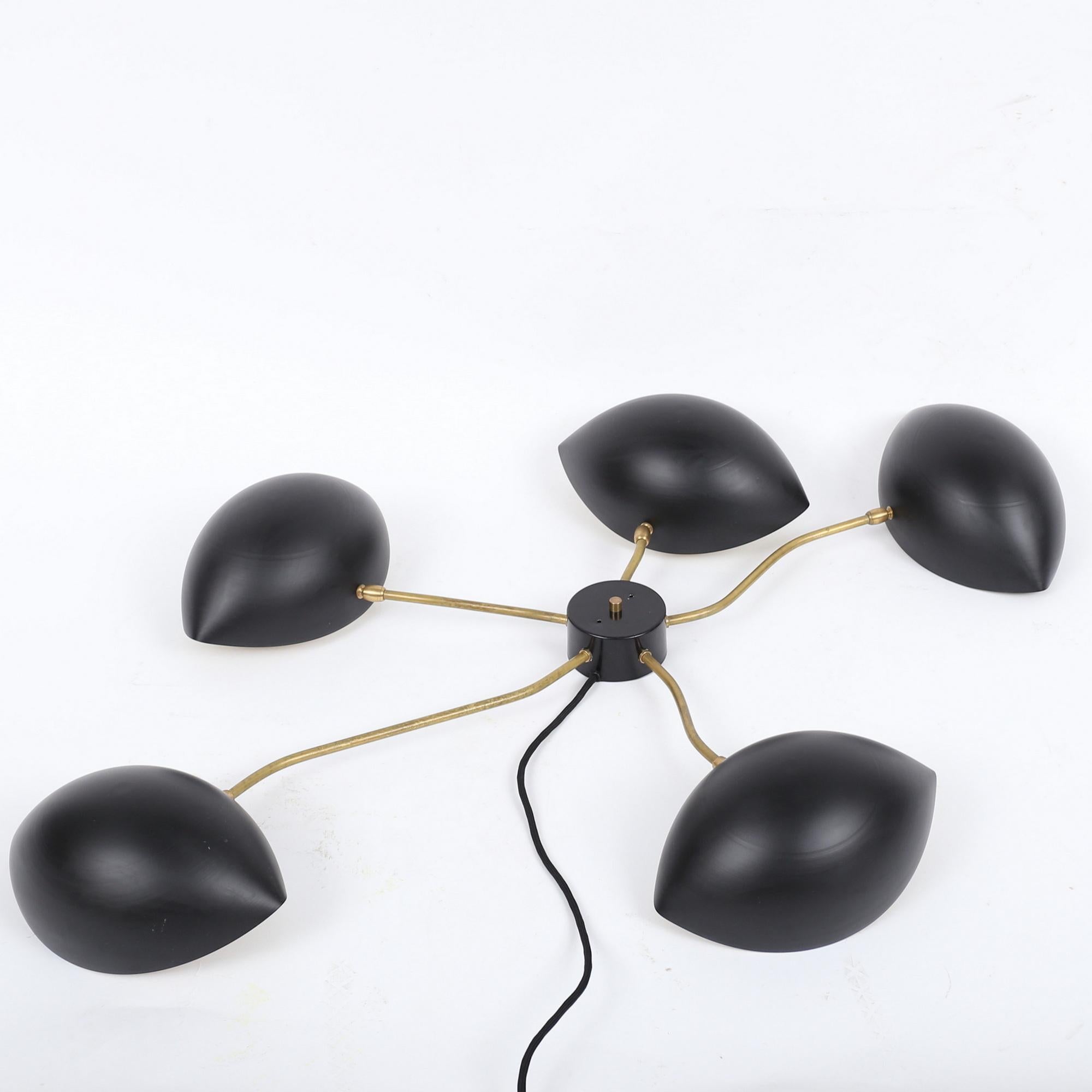 XXI secolo e contemporaneo Applique da parete in stile Mouille moderno di metà secolo, in ottone e lacca, 5 luci in vendita