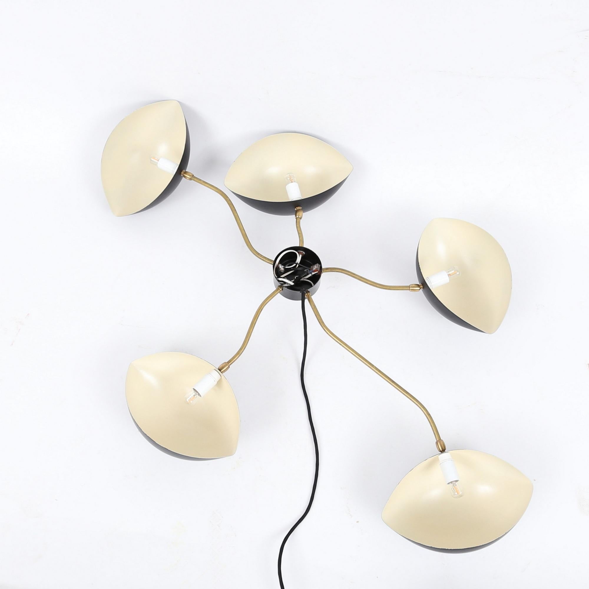 Alluminio Applique da parete in stile Mouille moderno di metà secolo, in ottone e lacca, 5 luci in vendita