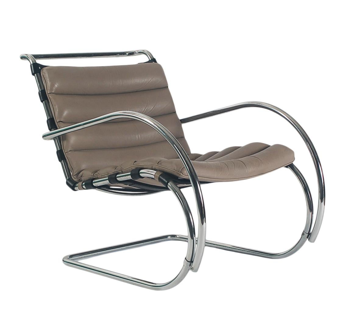 Swiss Mid Century Modern Mr Lounge Chairs in Leather by Mies Van Der Rohe for Stendig