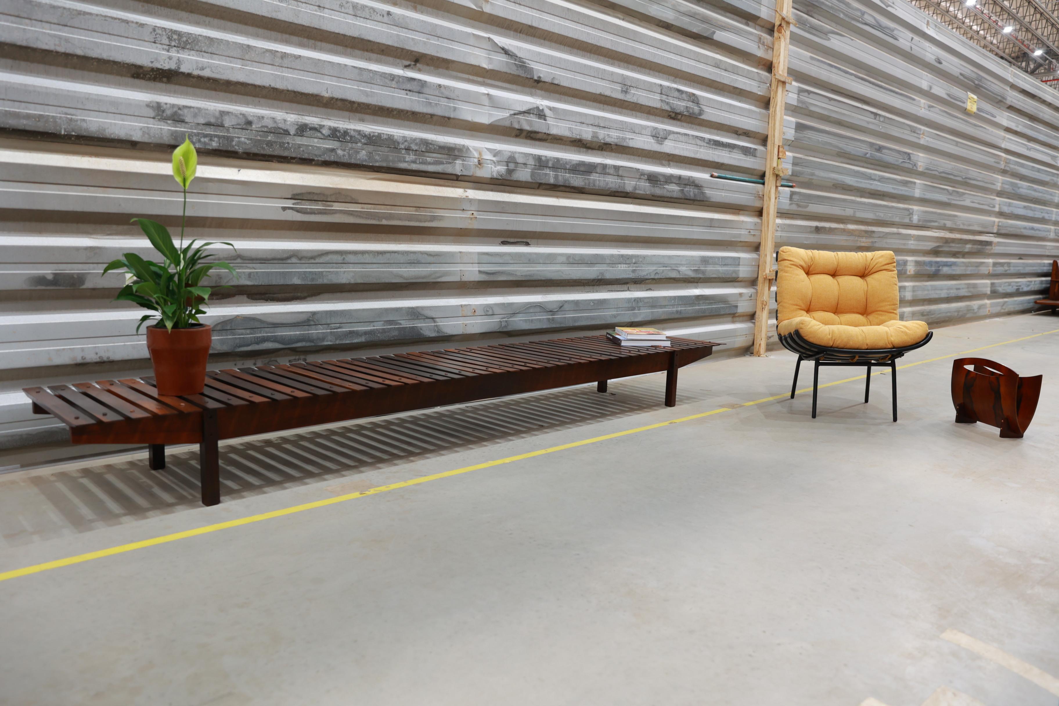 Mid-Century Modern Mucki Bench in Hardwood by Sergio Rodrigues, c. 1960  For Sale 2