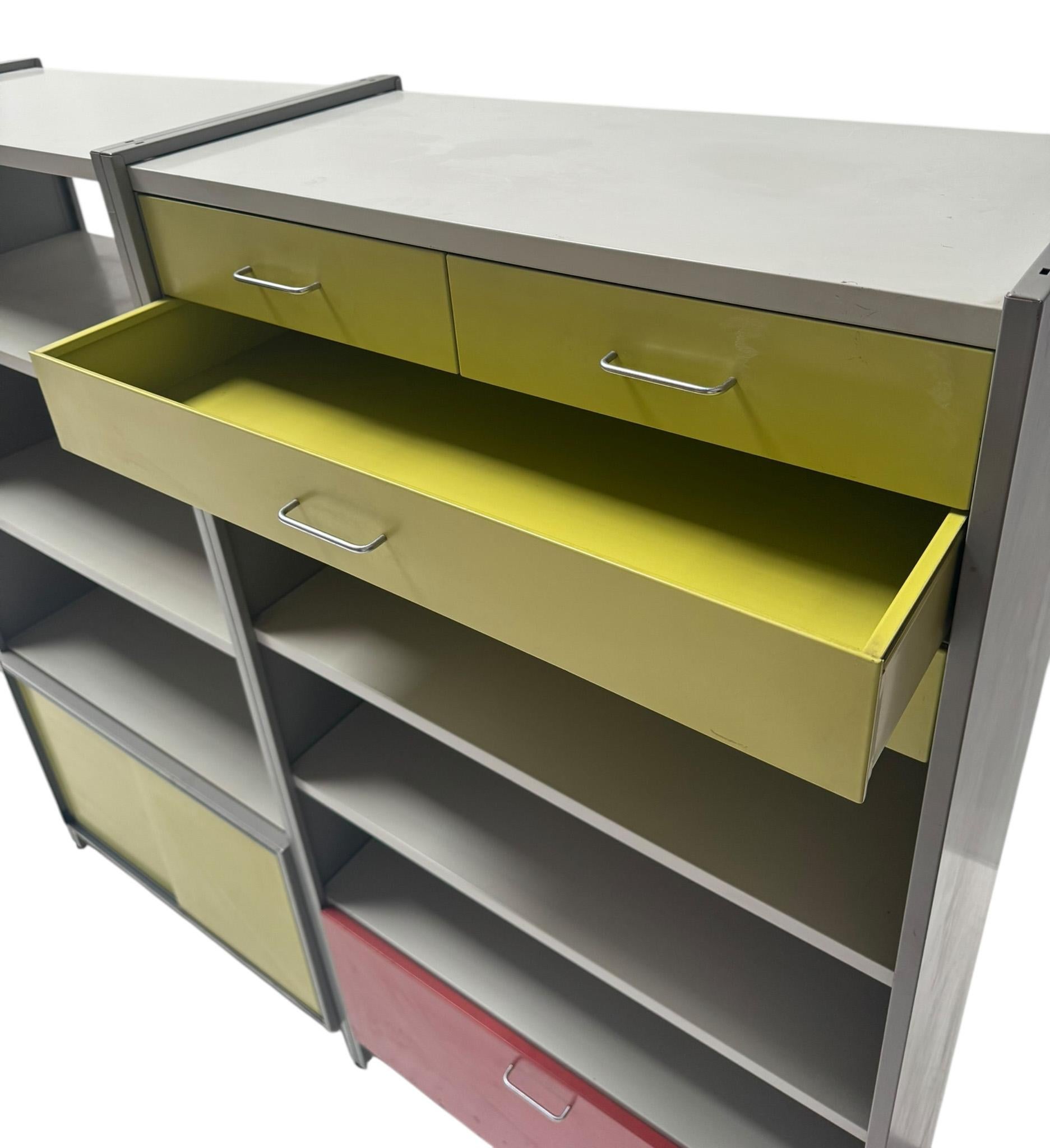 Mid-Century Modern Mehrfarbige 5600 Modulare Schrankwand von Cordemeyer für Gispen (Lackiert) im Angebot