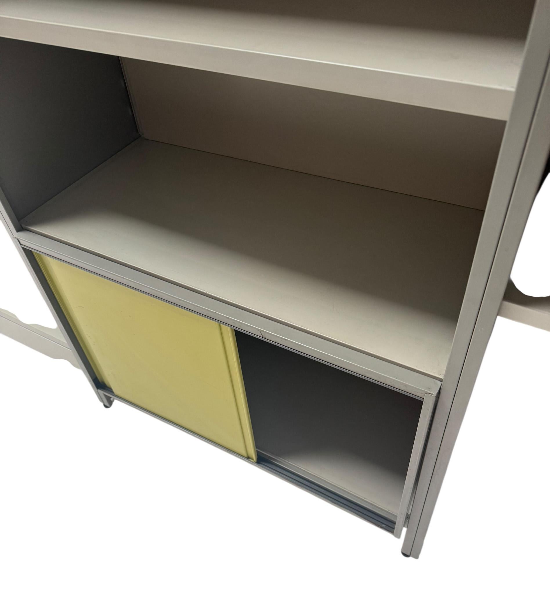 Mid-Century Modern Mehrfarbige 5600 Modulare Schrankwand von Cordemeyer für Gispen im Angebot 1