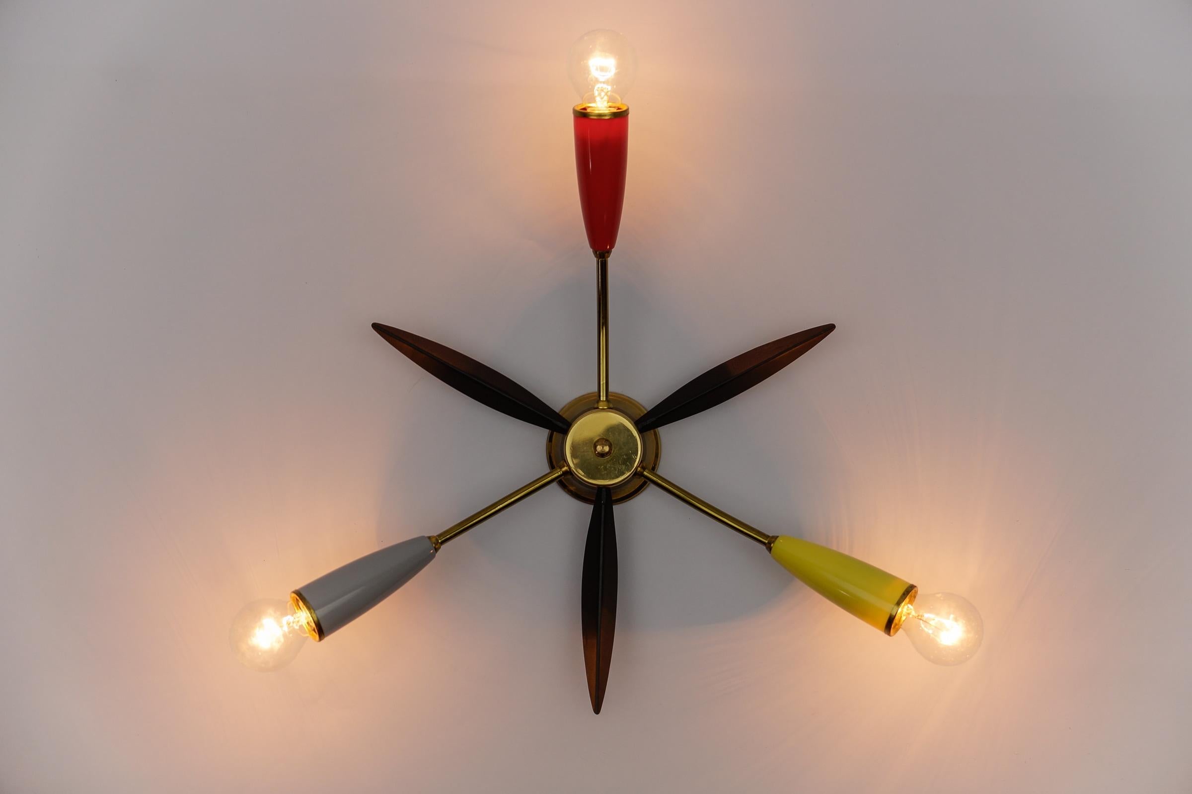 Italian Mid-Century Modern multicolored 3-armed brass sputnik lamp, 1950s For Sale
