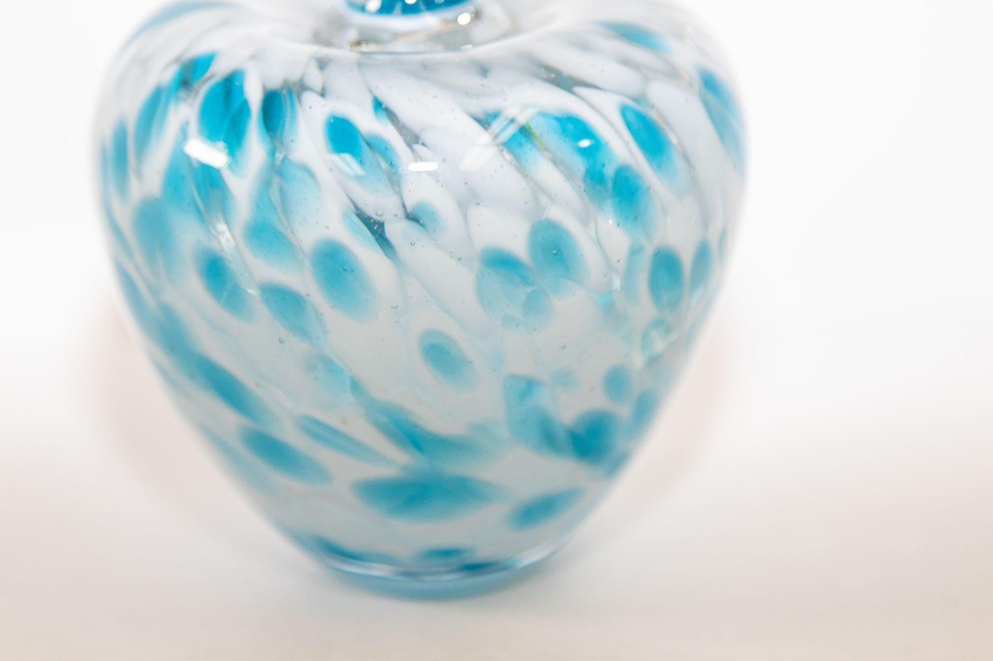 Mid-Century Modern Murano Art Glass Blue and Clear Apple Sculpture Paperweight For Sale 1
