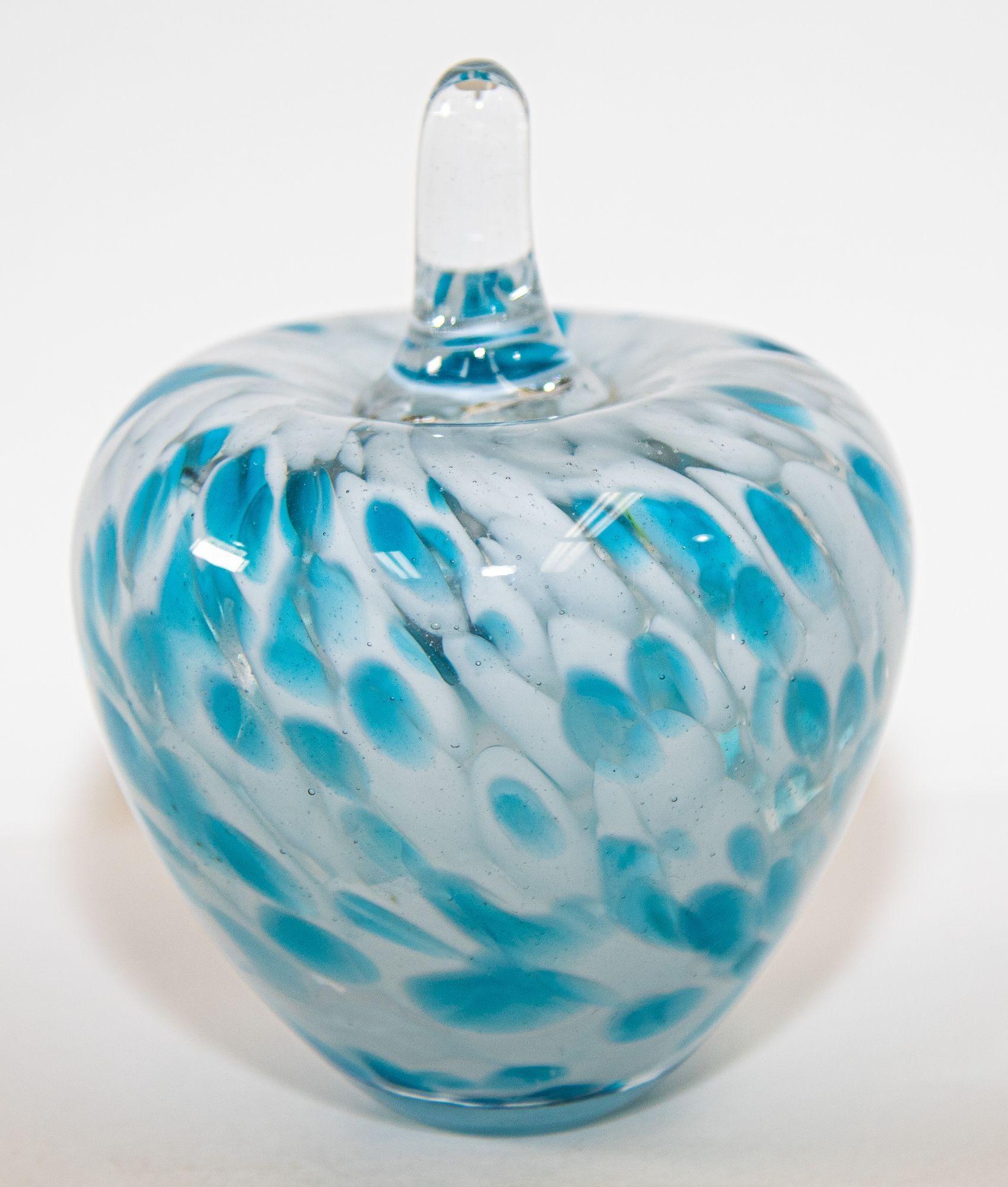 Mid-Century Modern Murano Art Glass Blue and Clear Apple Sculpture Paperweight For Sale 2