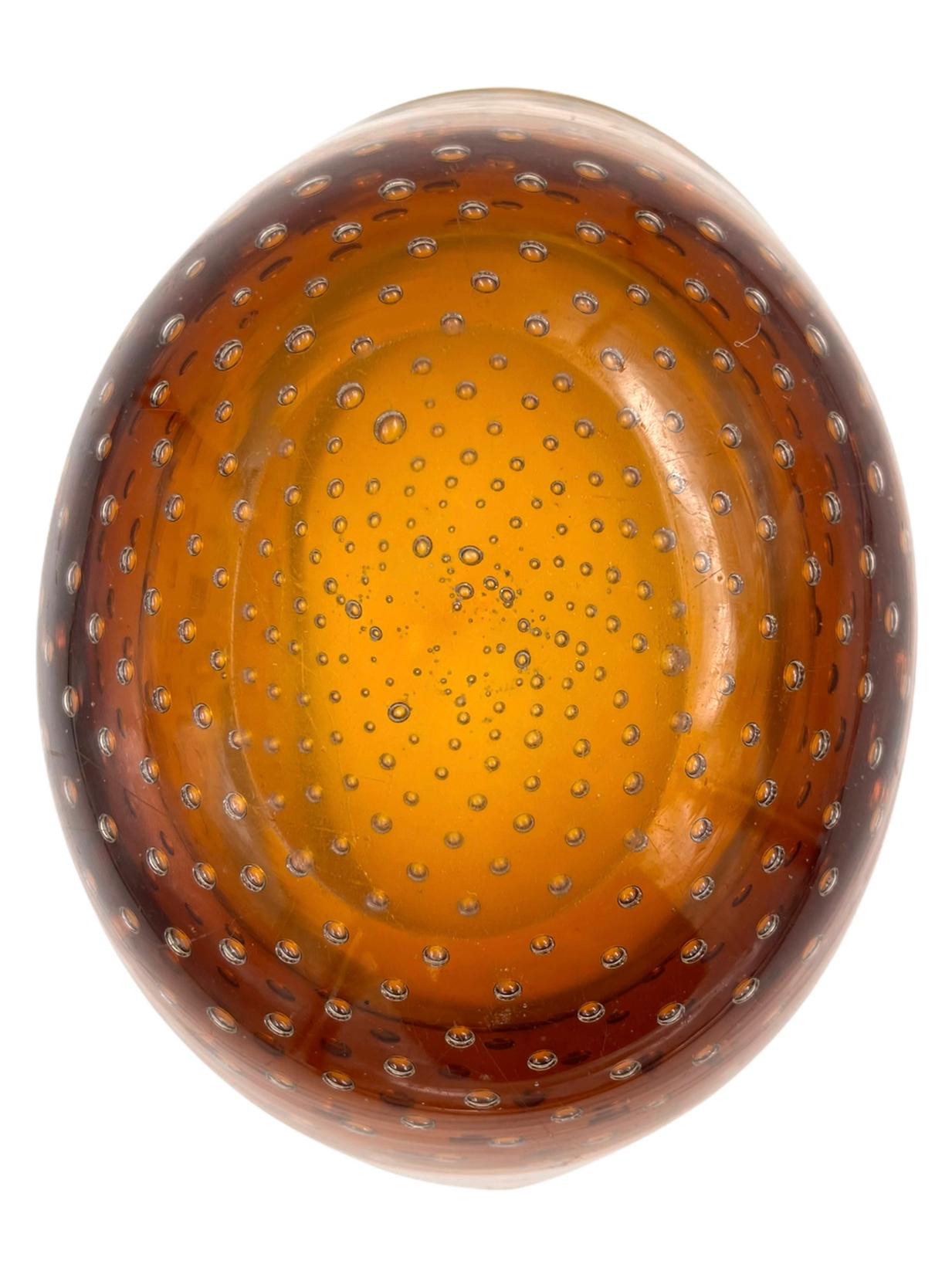 Mid-Century Modern Murano Art Glass Bowl in Amber Controlled Bubble, Italy 1970s In Good Condition For Sale In Bastrop, TX