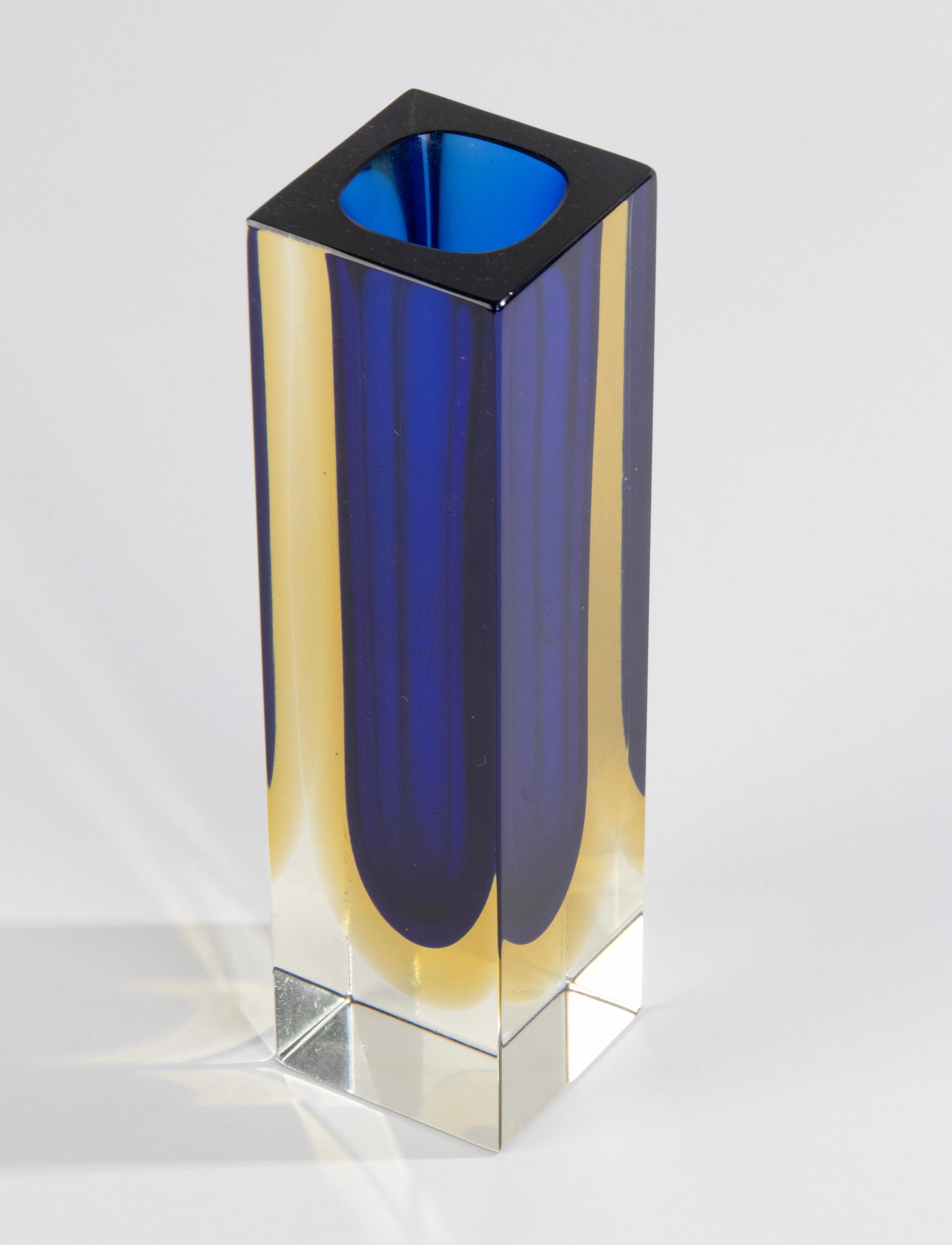 Mid-20th Century Mid-Century Modern Murano Art Glass Vase - Sommerso - Flavio Poli For Sale