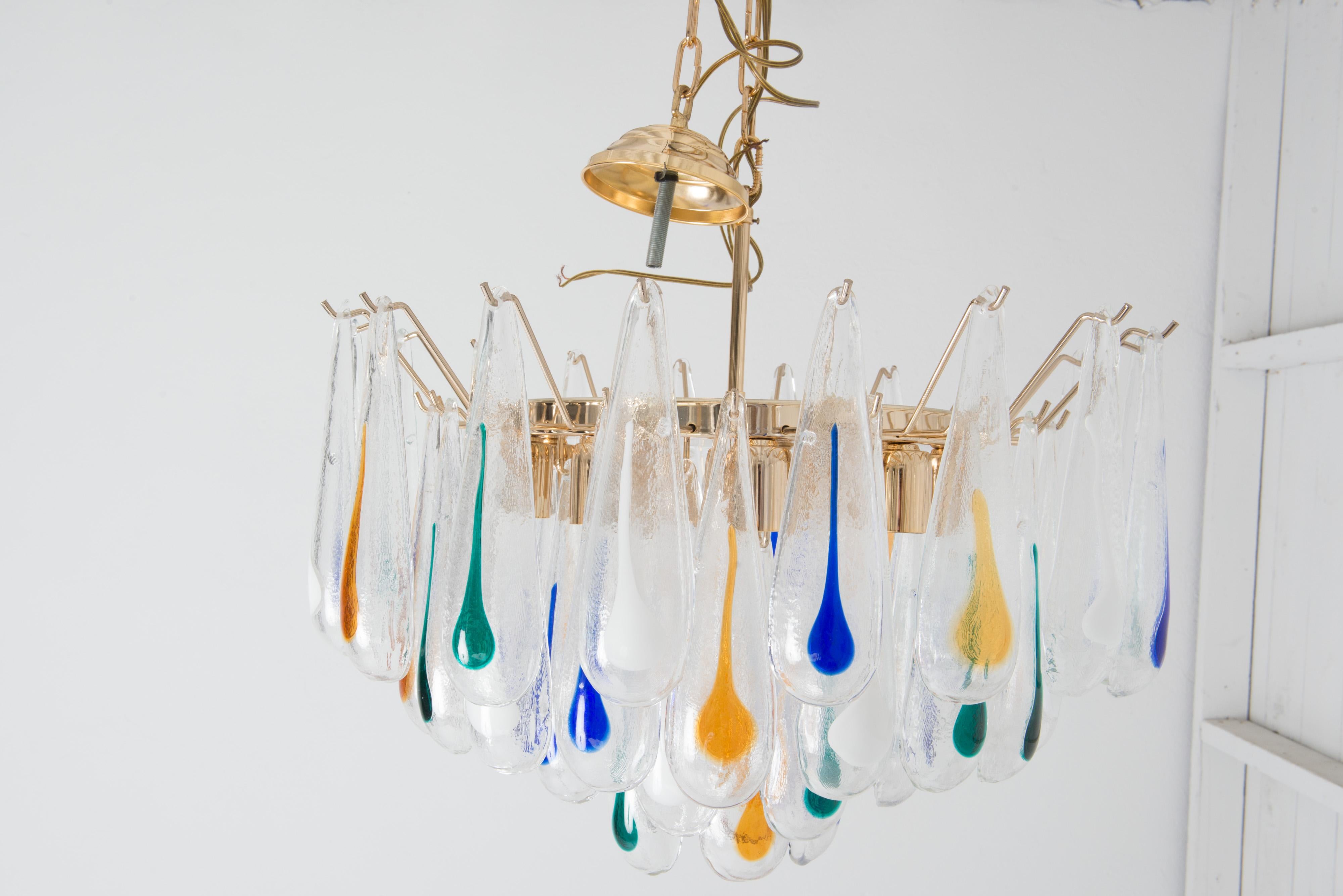 Lampadario in vetro soffiato di Murano della metà del secolo scorso, 1960 In condizioni buone in vendita a Stamford, CT