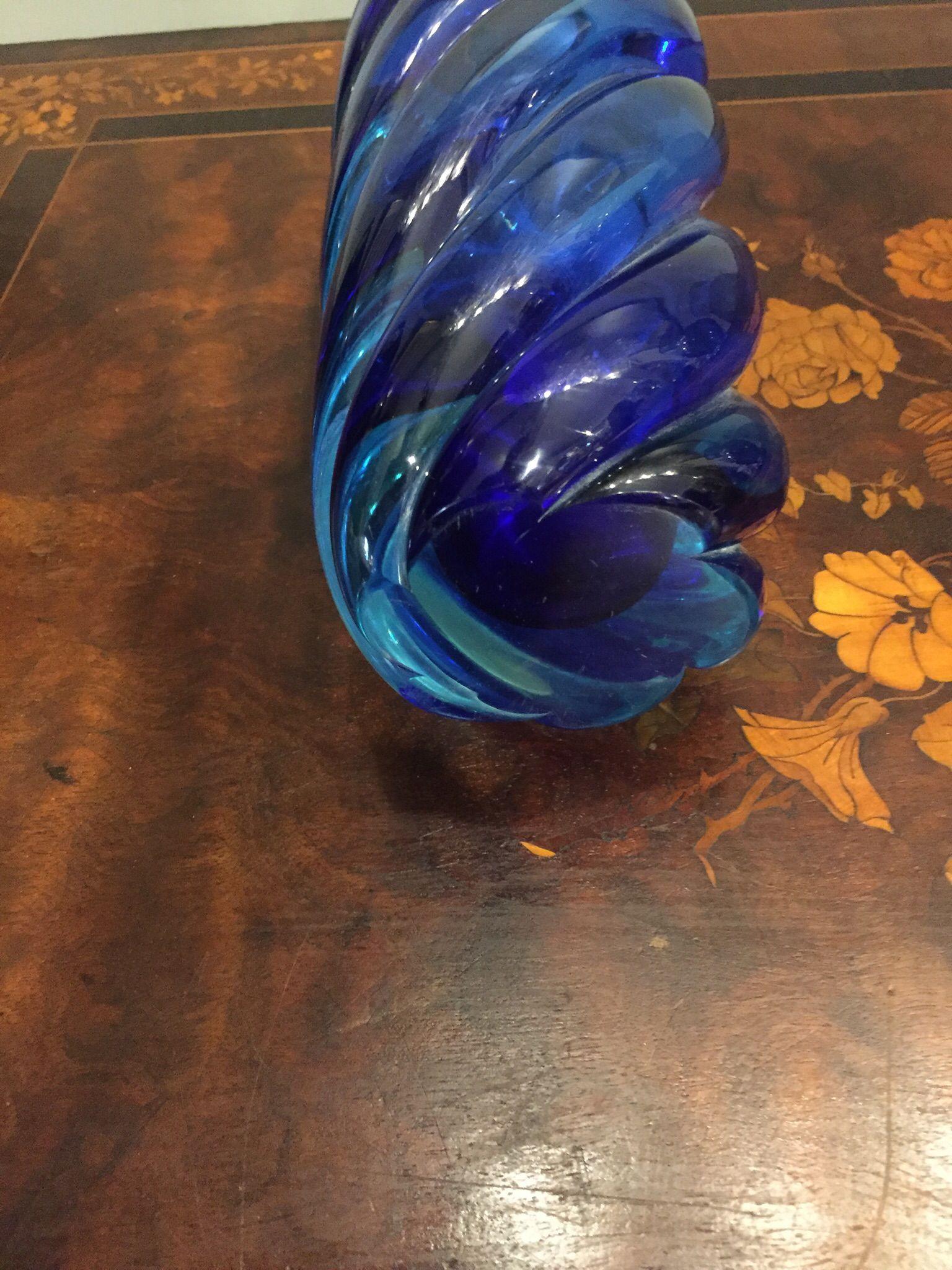 Mid Century Modern, Murano Blue Vase, Doppio Ritorto Amazing Technique.  For Sale 1