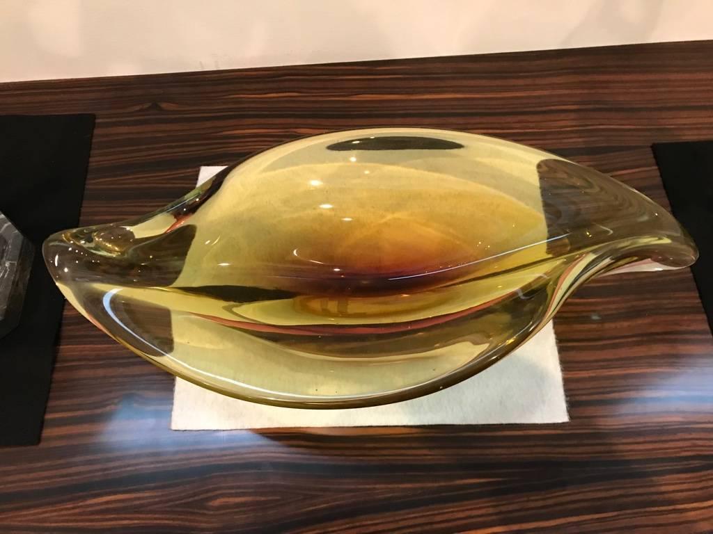 Mid-Century Modern Murano Decorative Glass Bowl In Excellent Condition In North Bergen, NJ