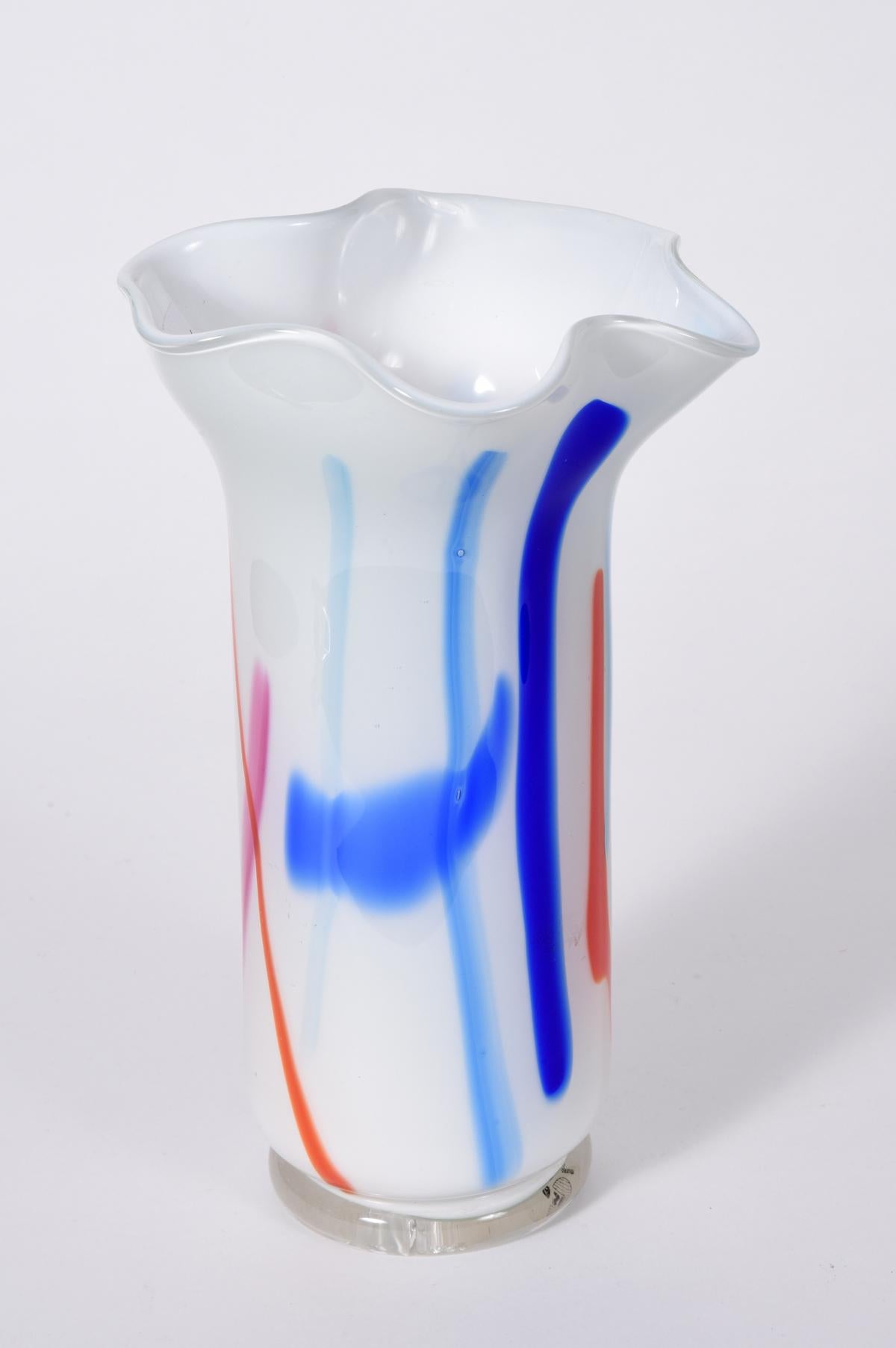 Mid-Century Modern, Art Deco style Murano glass decorative vase. The vase is in excellent vintage condition, maker's mark undersigned. The vase measure about 10 inches high x 6 inches diameter.