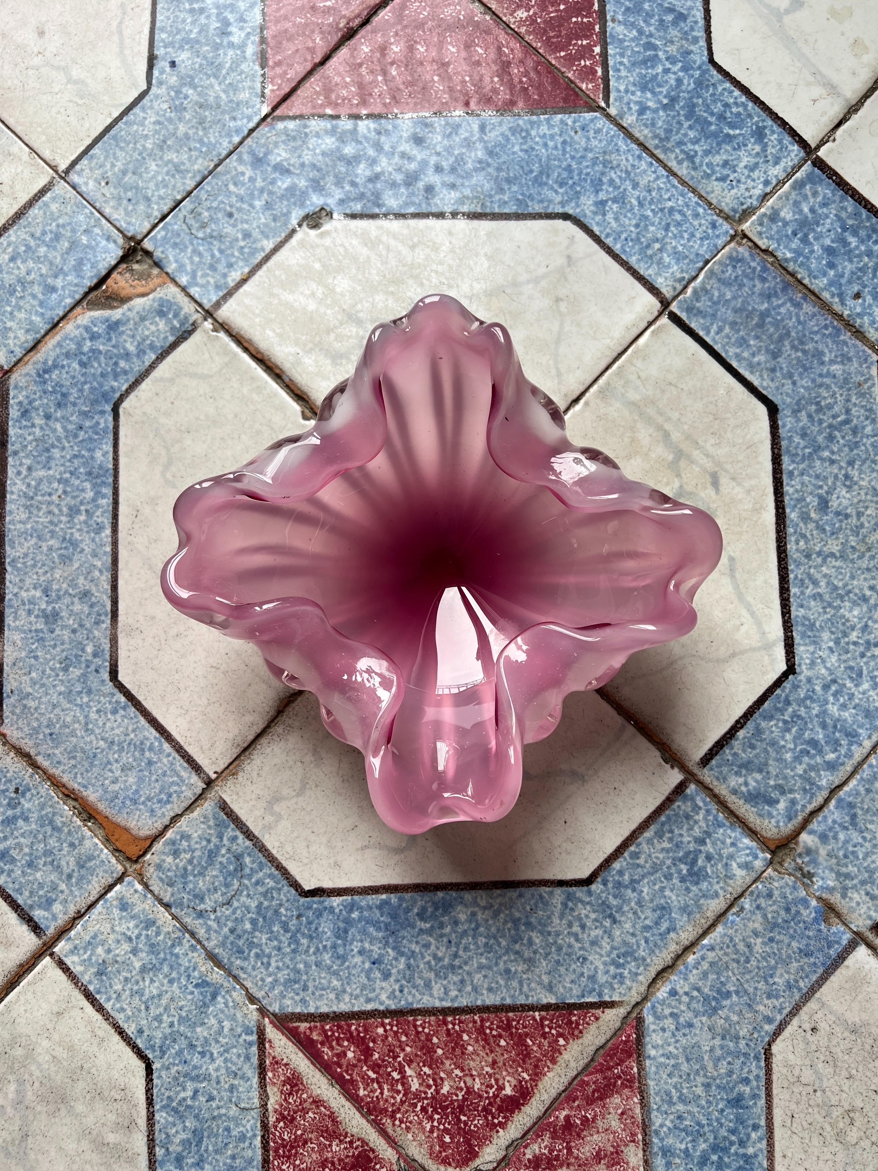 Cenicero de cristal de Murano moderno de mediados de siglo en vidrio morado Italia años 60 en venta 2
