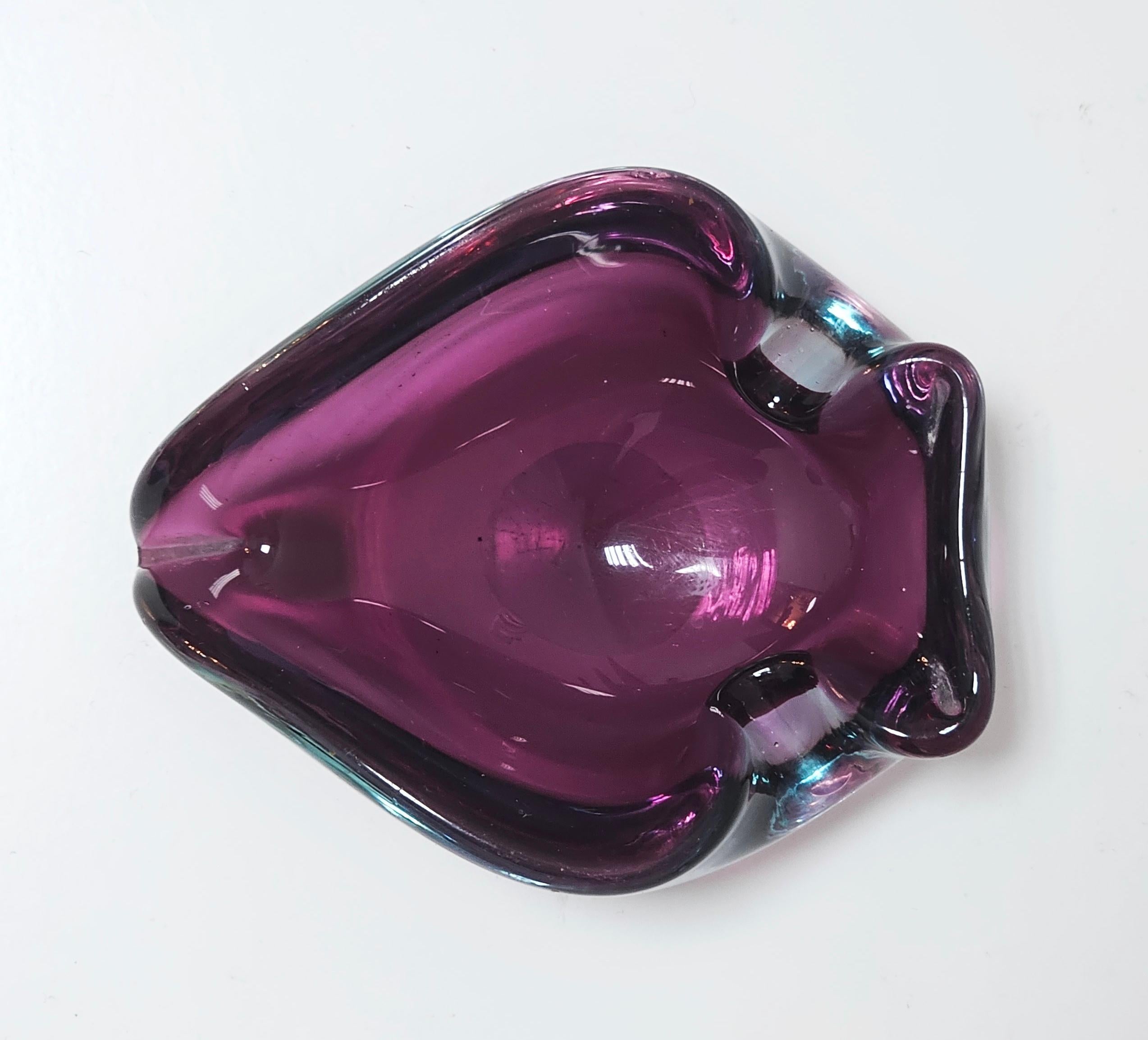 Mid Century Modern Murano Glass Ashtray in Purple Glass, Italy 1960s For Sale 2