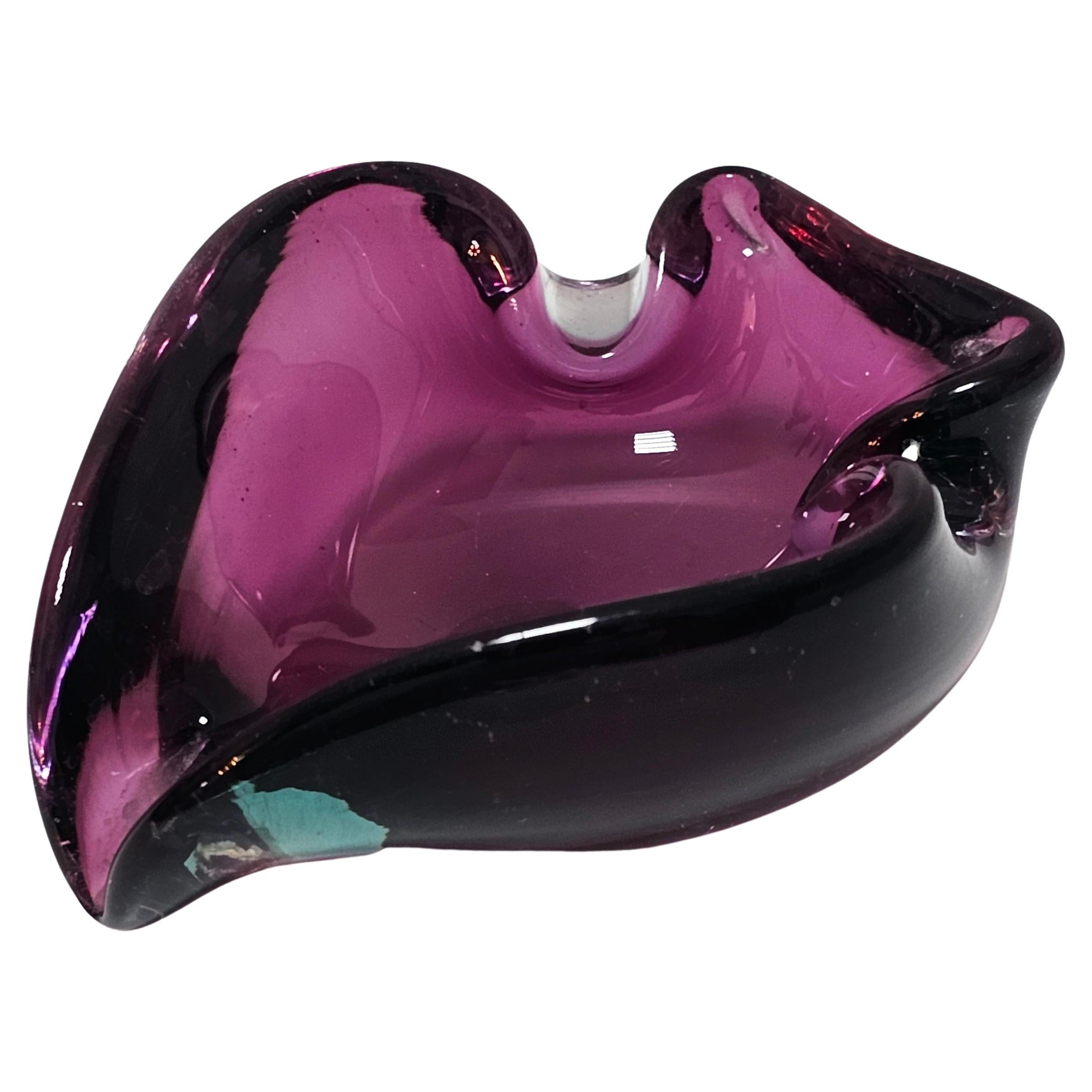 Mid Century Modern Murano Glass Ashtray in Purple Glass, Italy 1960s For Sale