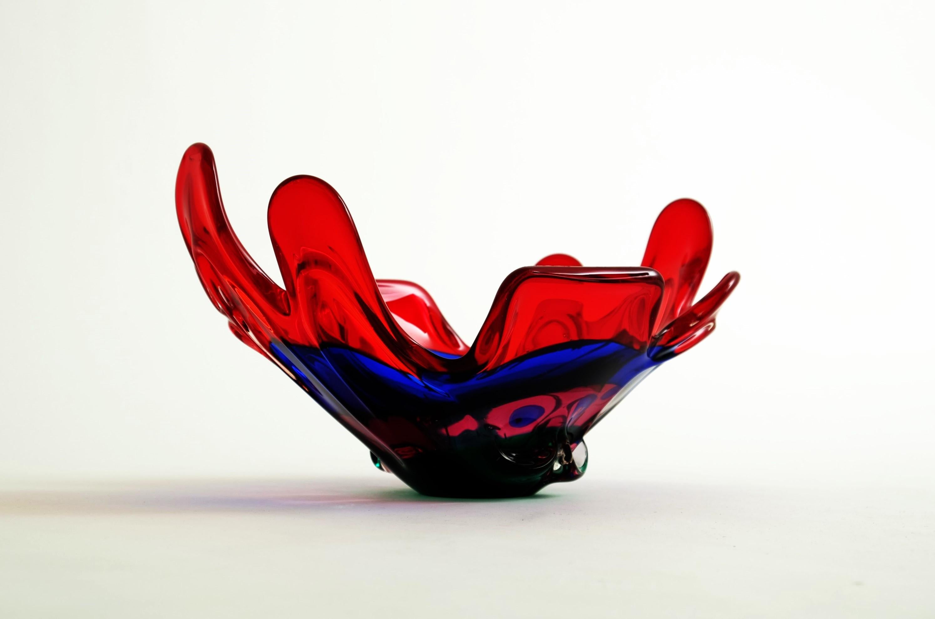Milieu du XXe siècle Coupe en verre de Murano moderne du milieu du siècle, attribuée à Fulvio Bianconi, Italie, années 1950 en vente