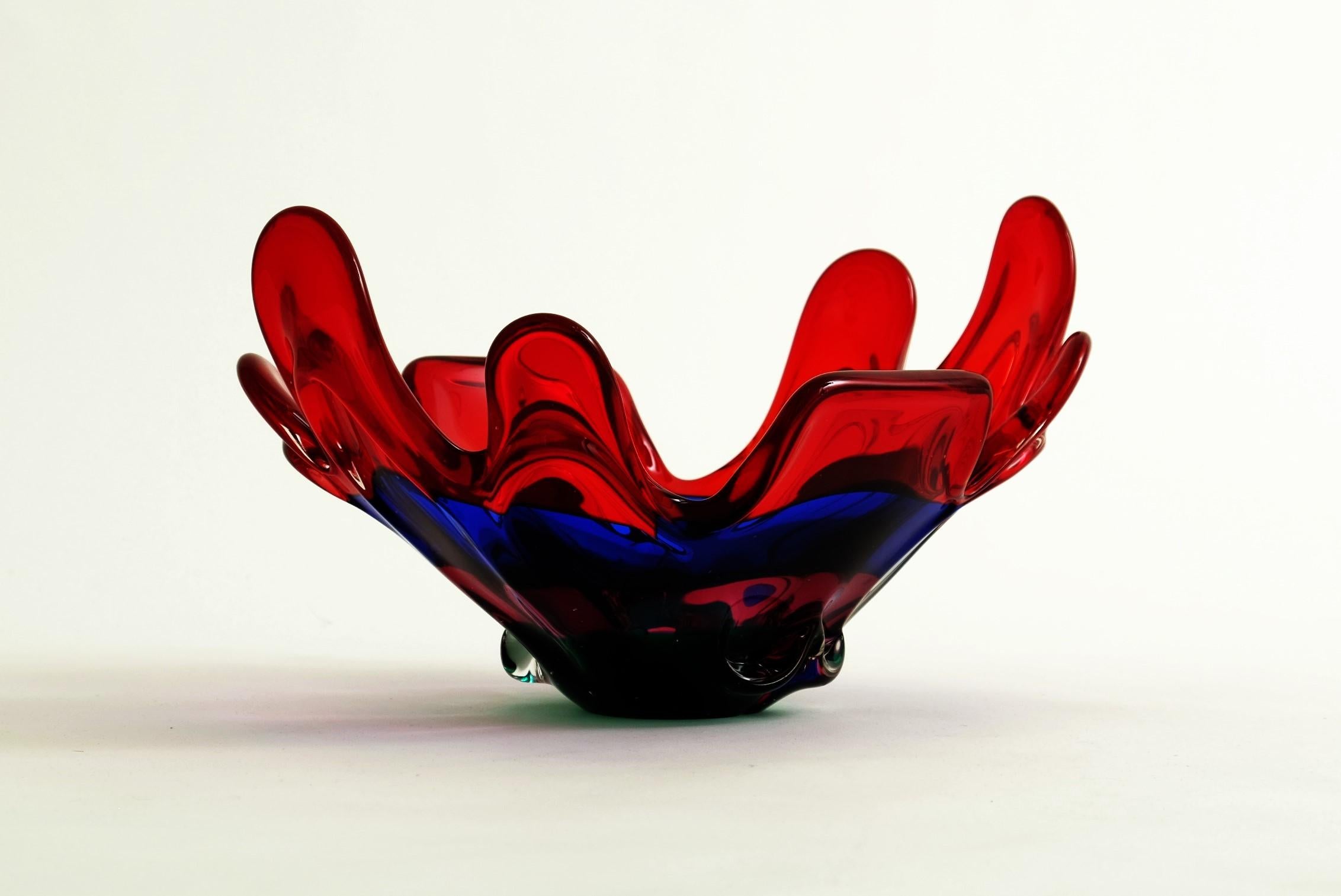 Coupe en verre de Murano moderne du milieu du siècle, attribuée à Fulvio Bianconi, Italie, années 1950 en vente 4