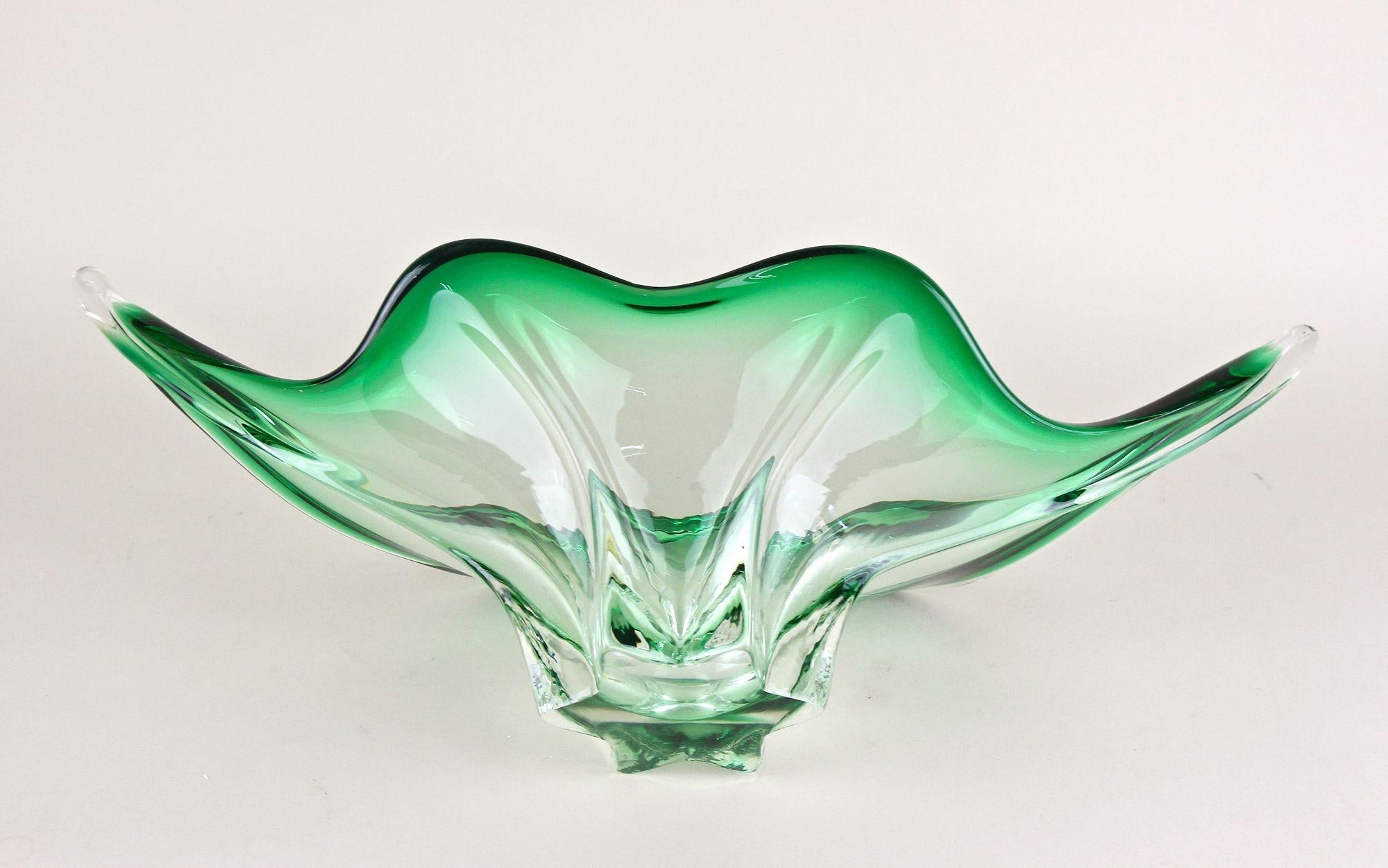 Mid Century Modern Murano Glass Bowl, Green/ Clear Tones - Italy ca. 1960 For Sale 5