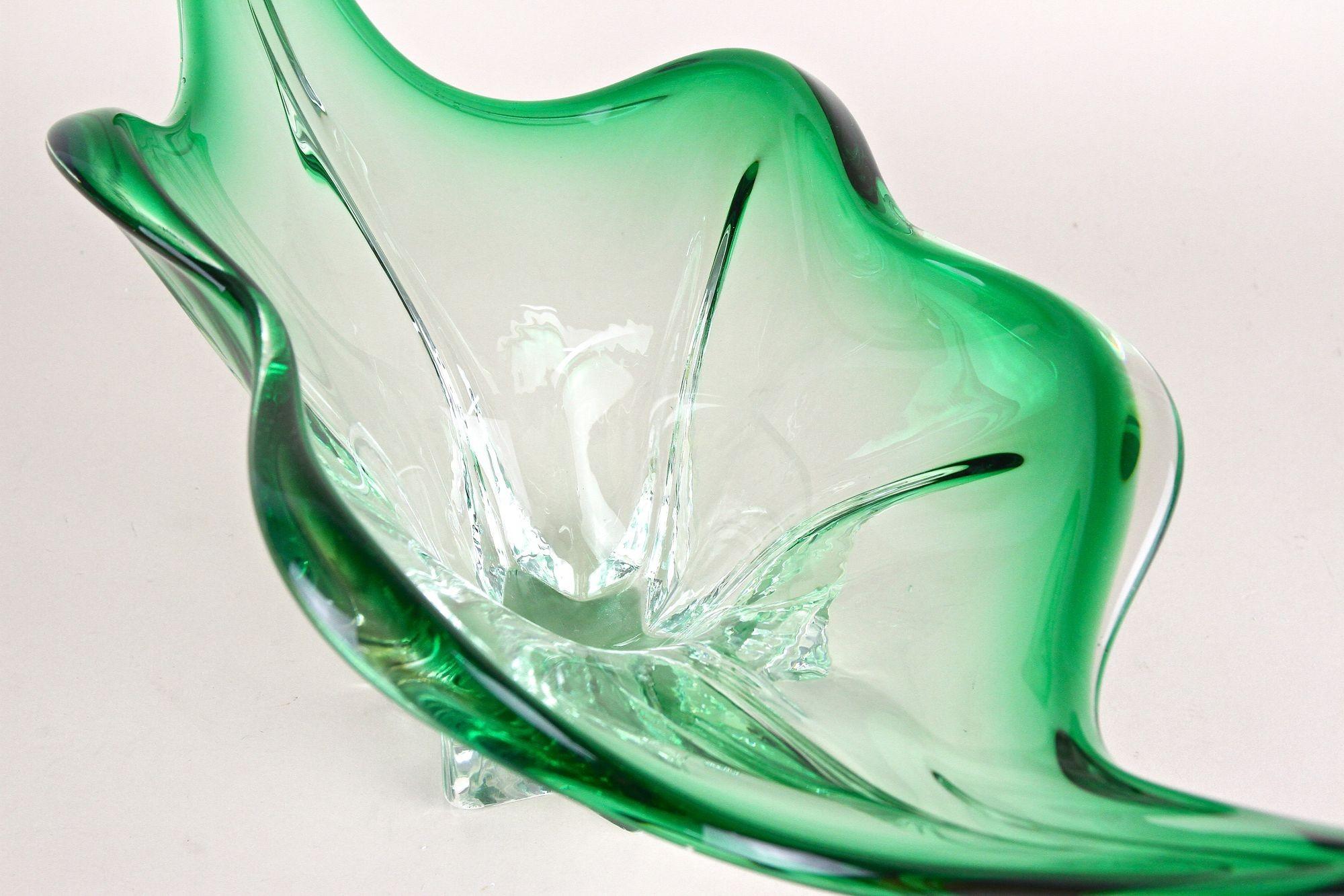 Bol en verre de Murano moderne du milieu du siècle dernier, tons verts/ transparents - Italie vers 1960 Bon état - En vente à Lichtenberg, AT