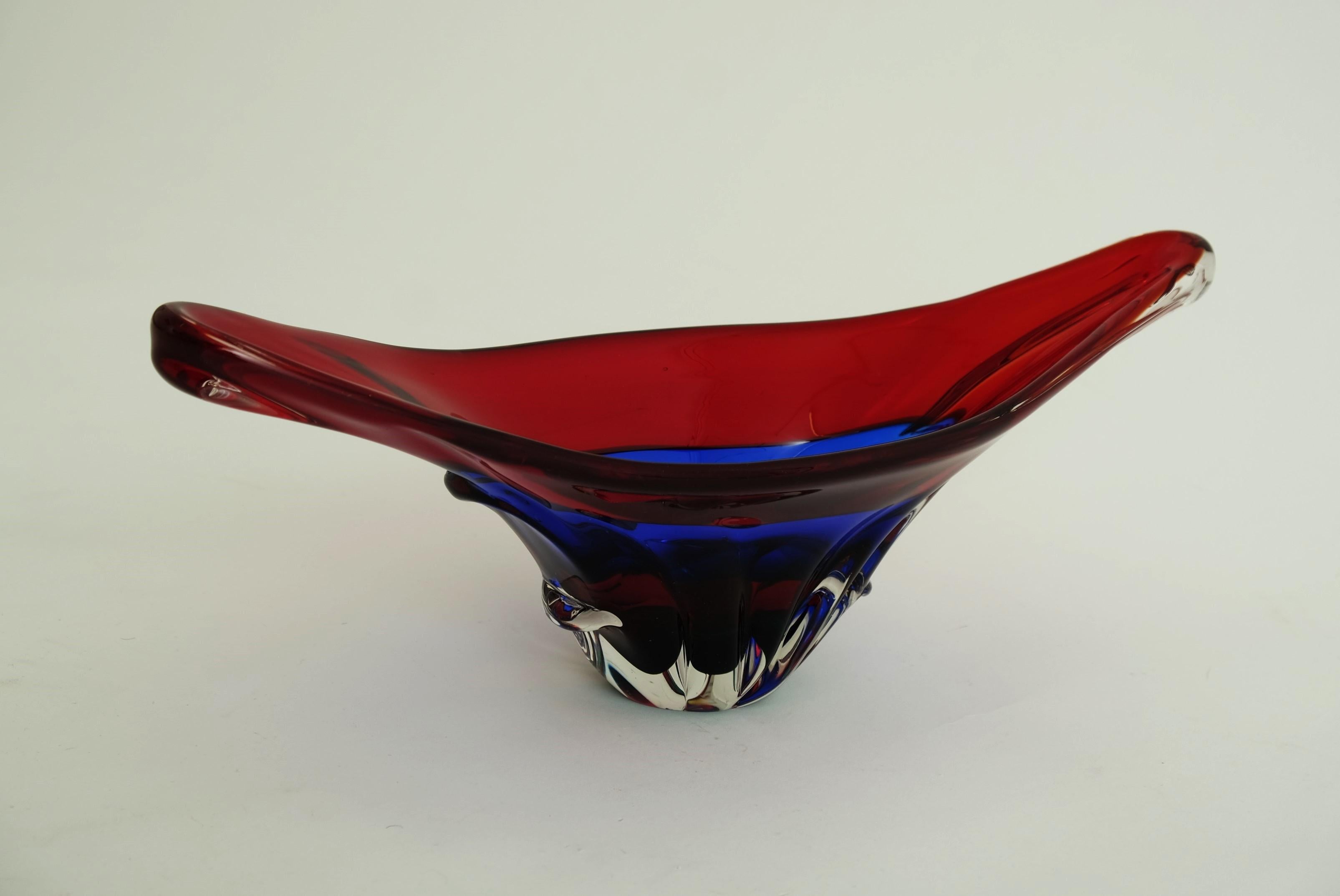 Italian Mid Century Modern Murano Glass Bowl Attributed To Fulvio Bianconi, Italy 1950s For Sale