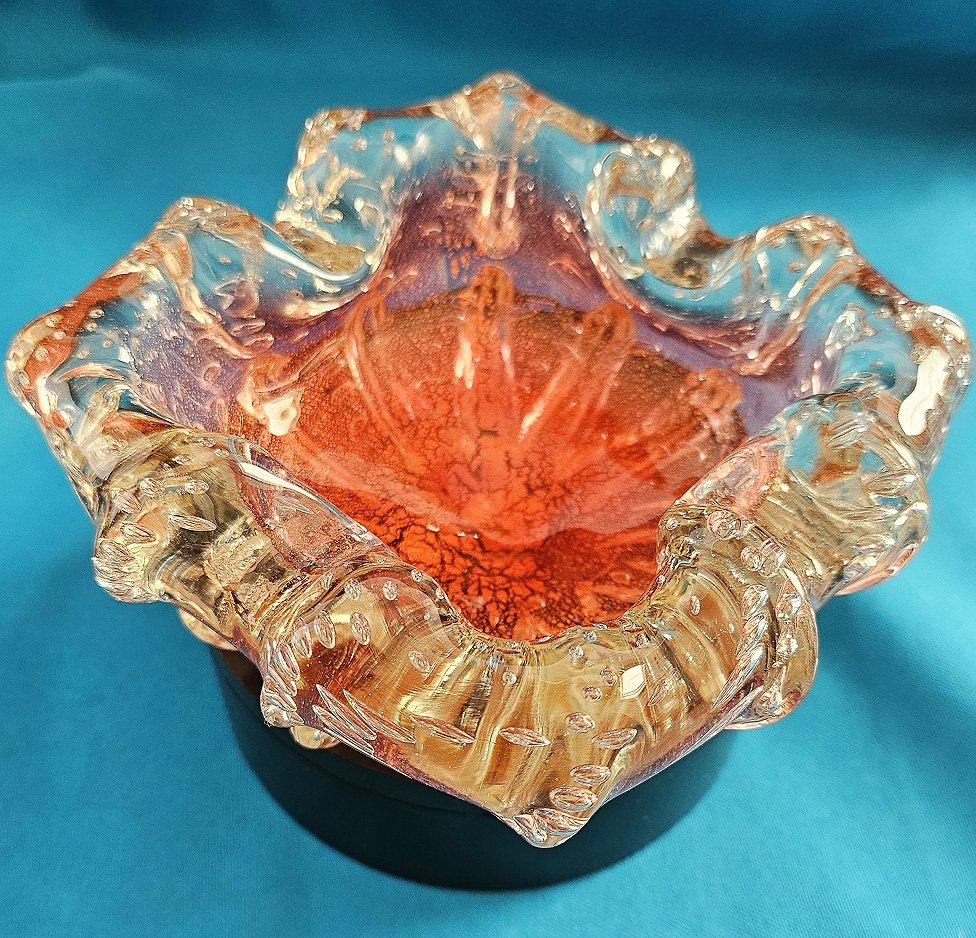 Murano Glass Bowl w/Gold Leaf & Bullicante, Barovier & Toso In Good Condition For Sale In Warrenton, OR