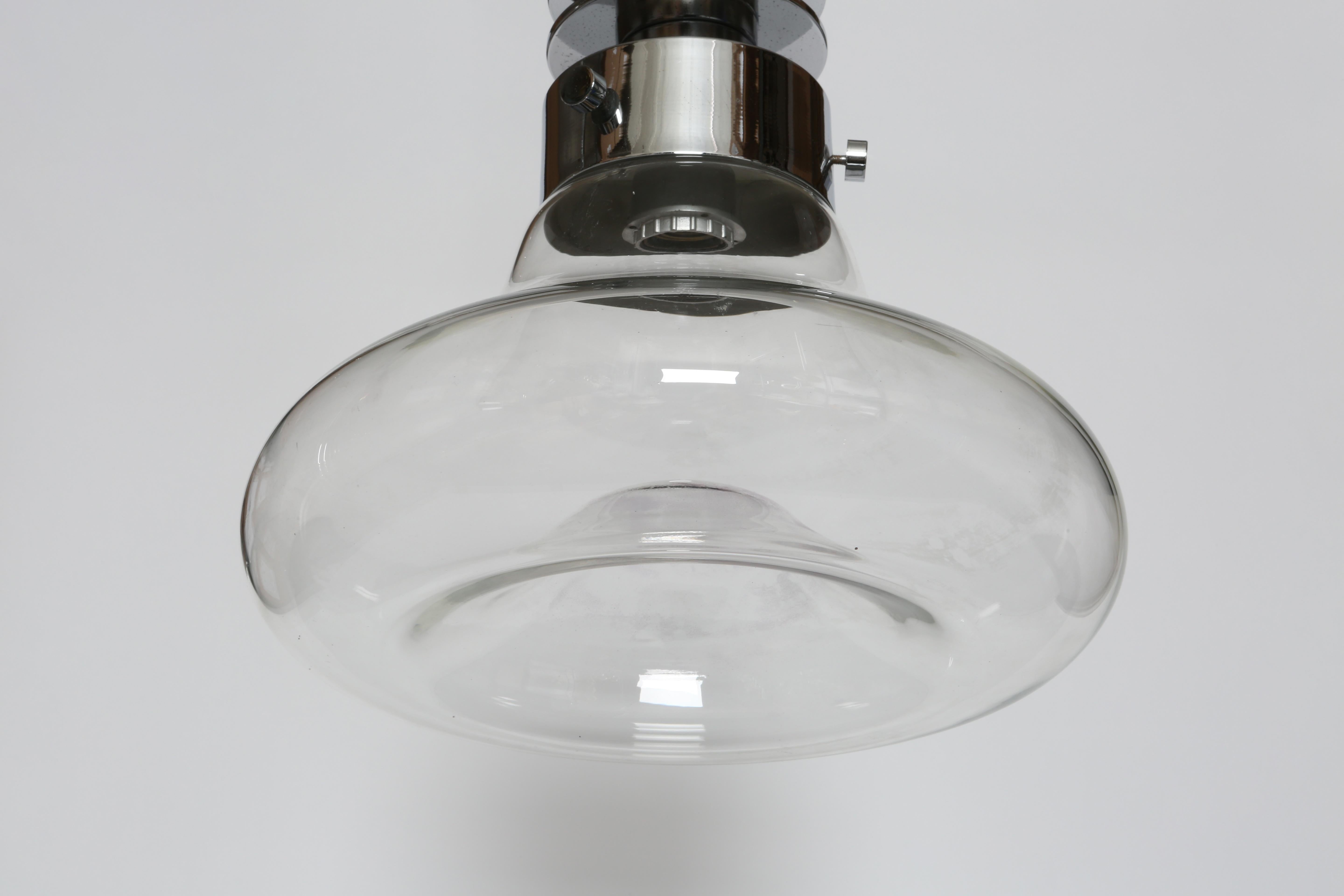 Smaltato Ciondolo da soffitto in vetro di Murano della metà del secolo scorso, Italia circa 1960 in vendita