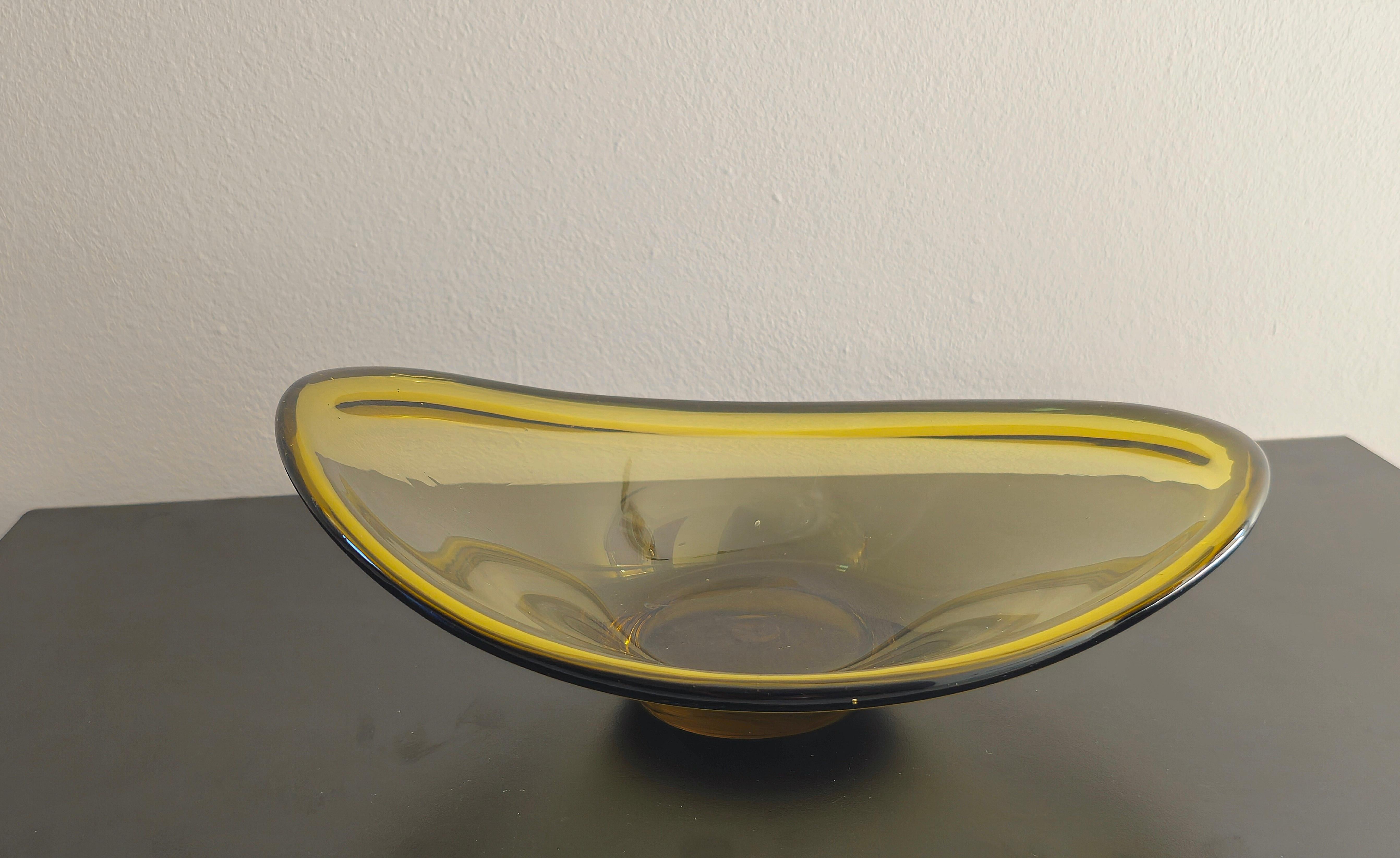 20ième siècle Centre de table en verre de Murano moderne du milieu du siècle dernier Design italien des années 1970 Style Poli en vente