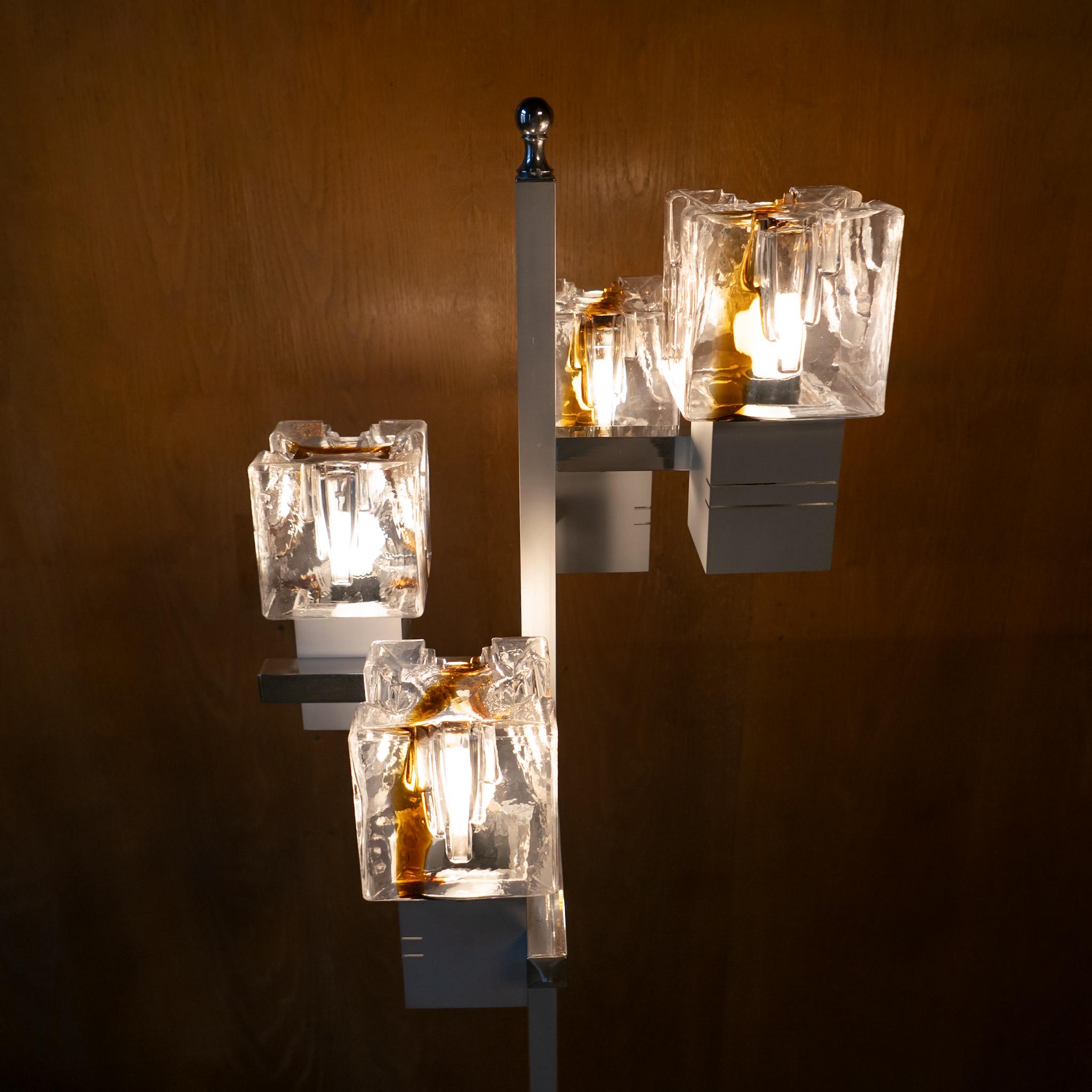 Moderne Murano-Glas-Chrom-Stehlampe aus der Mitte des Jahrhunderts von T. Zuccheri, Italien 1970er Jahre (Muranoglas) im Angebot